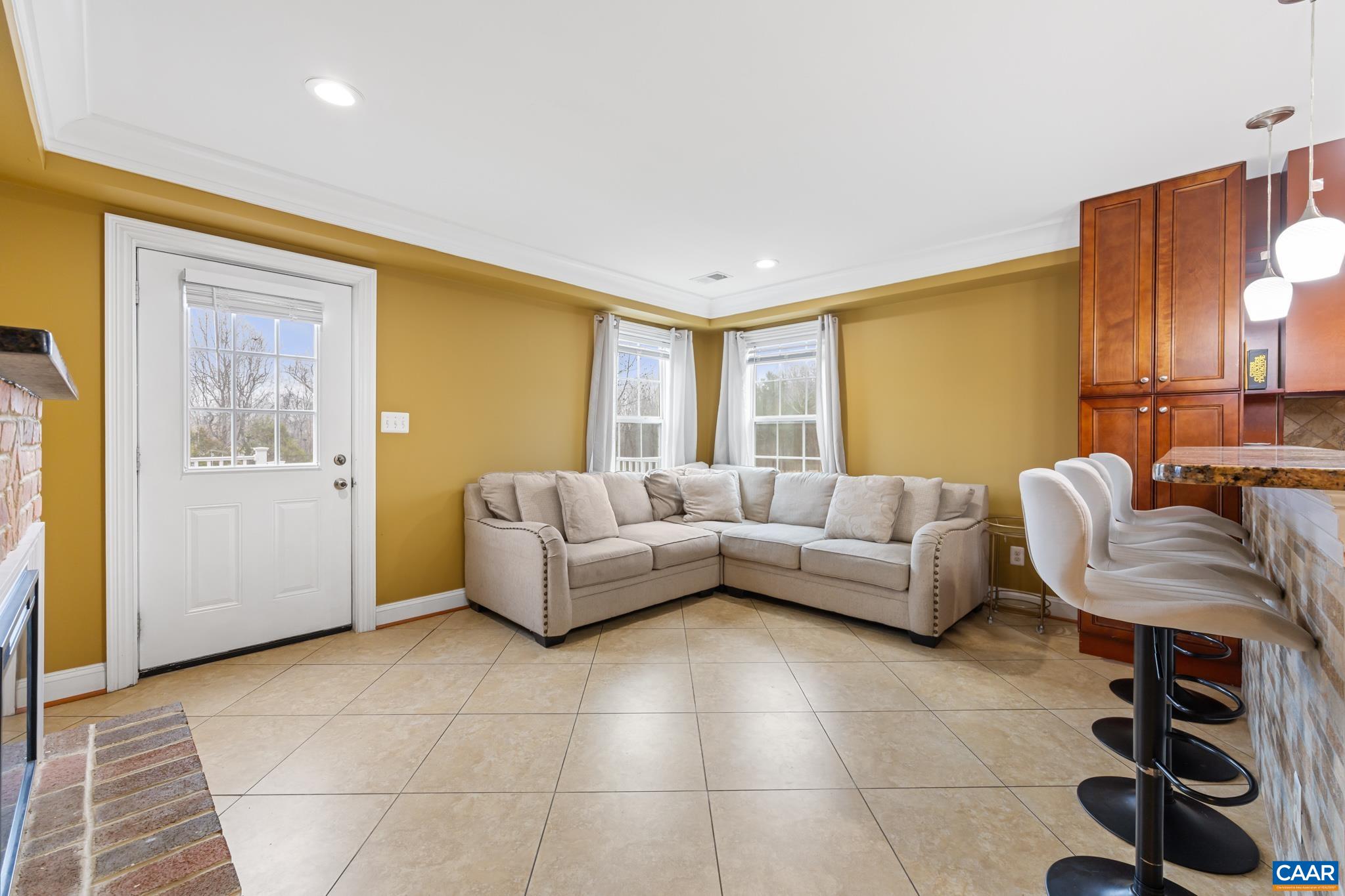 15760 FOX CHASE LN