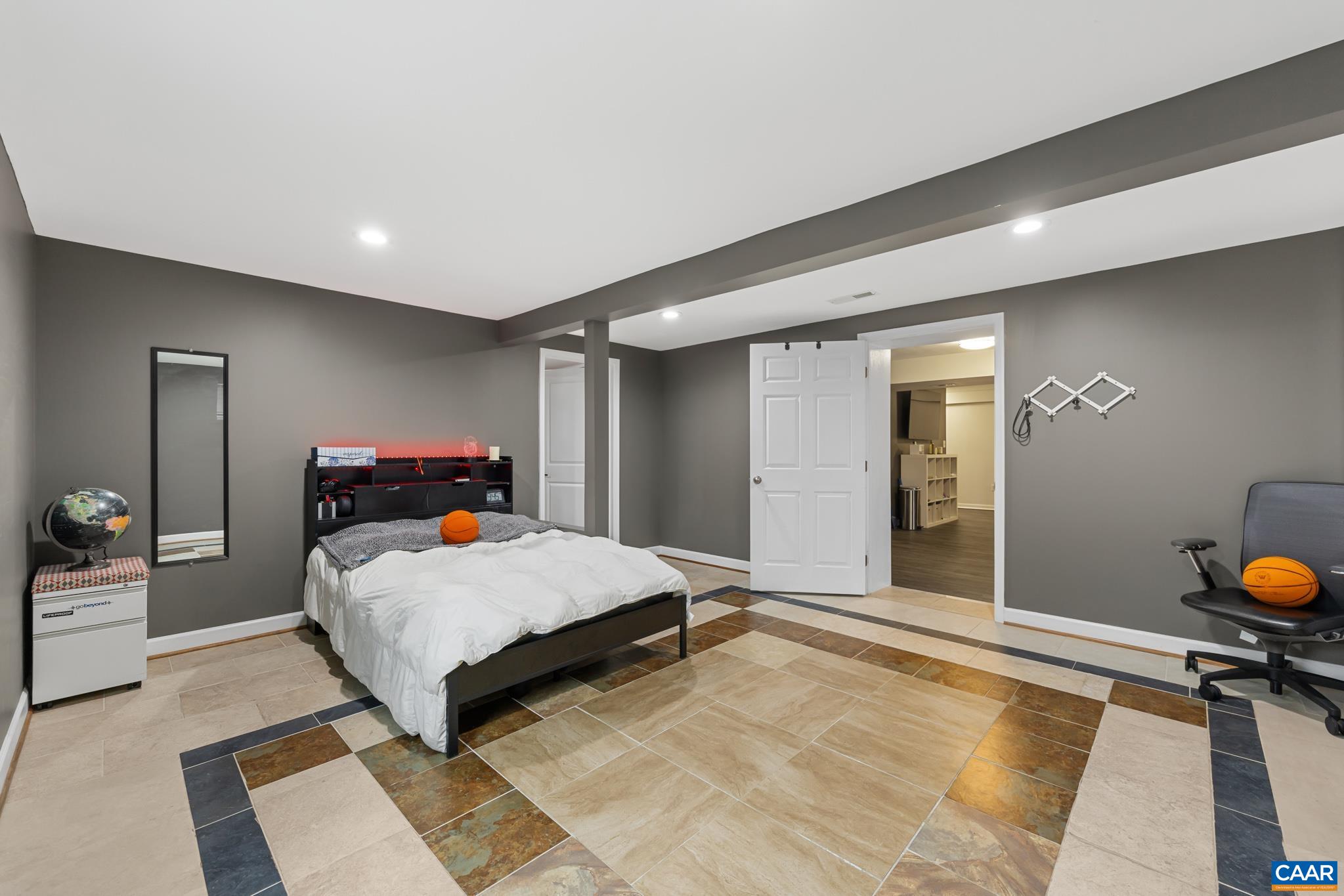 15760 FOX CHASE LN