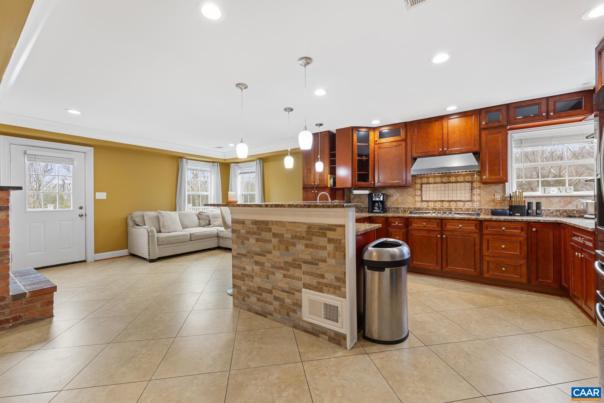 15760 FOX CHASE LN