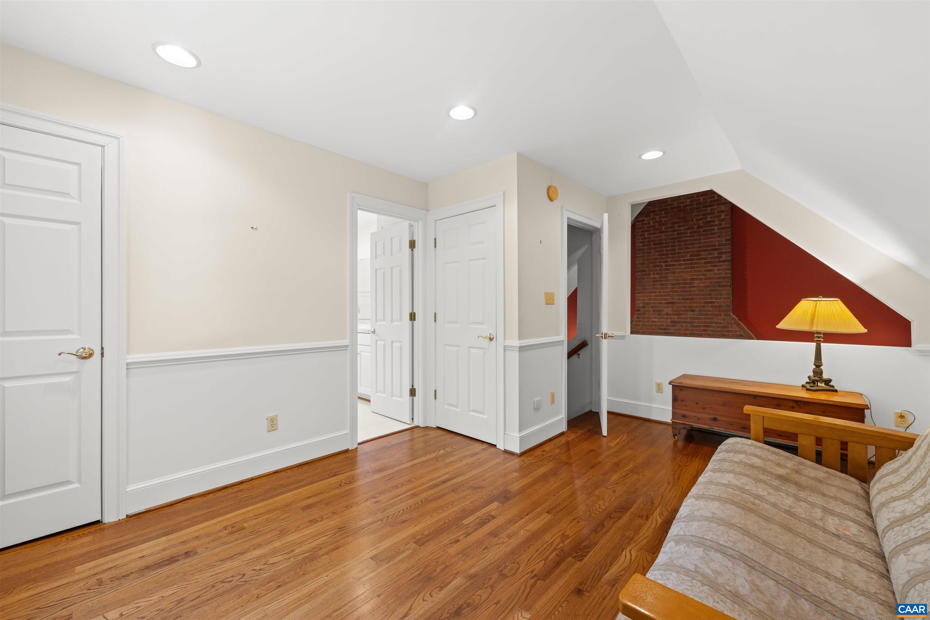 363 BRIDGEPORT RD