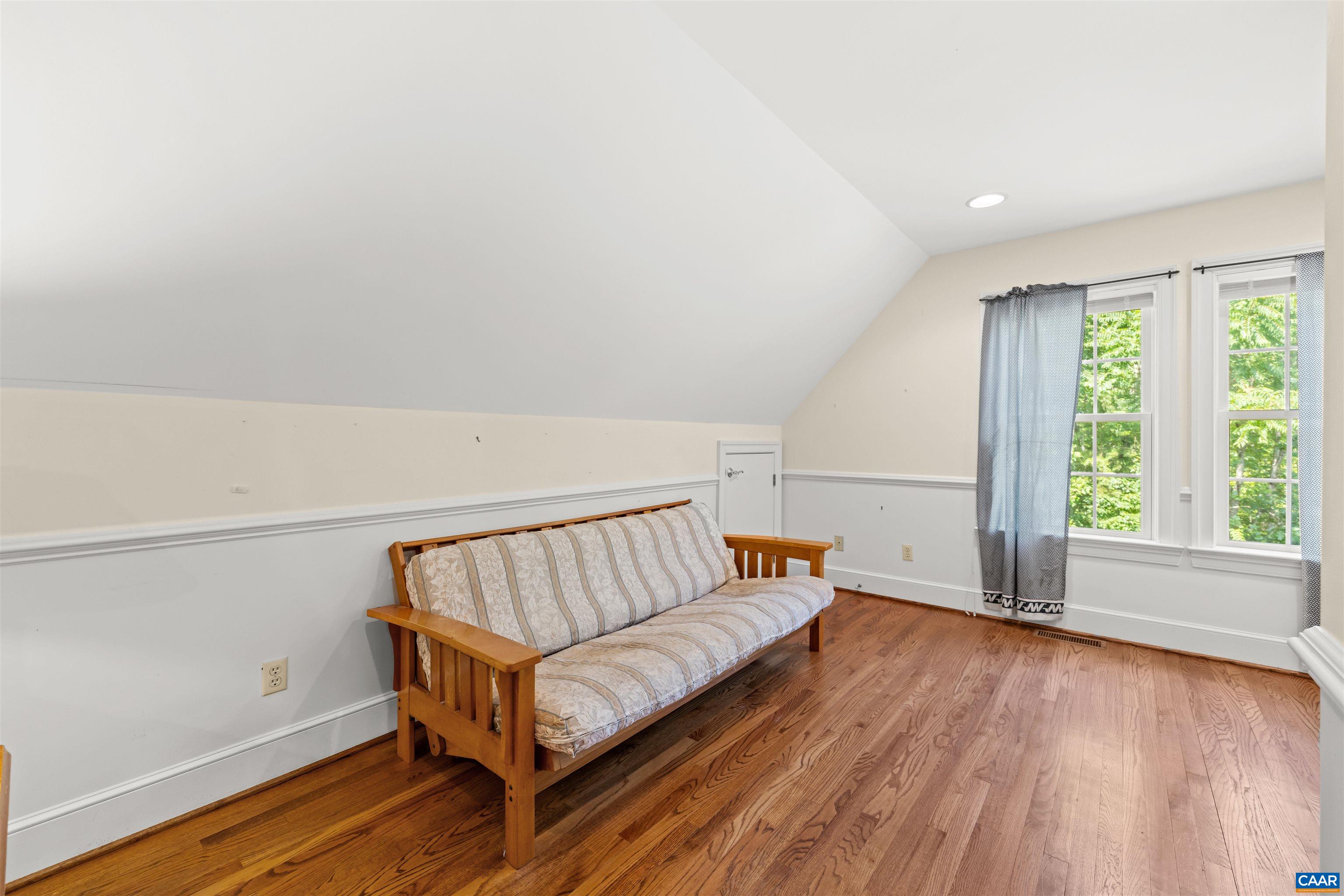 363 BRIDGEPORT RD