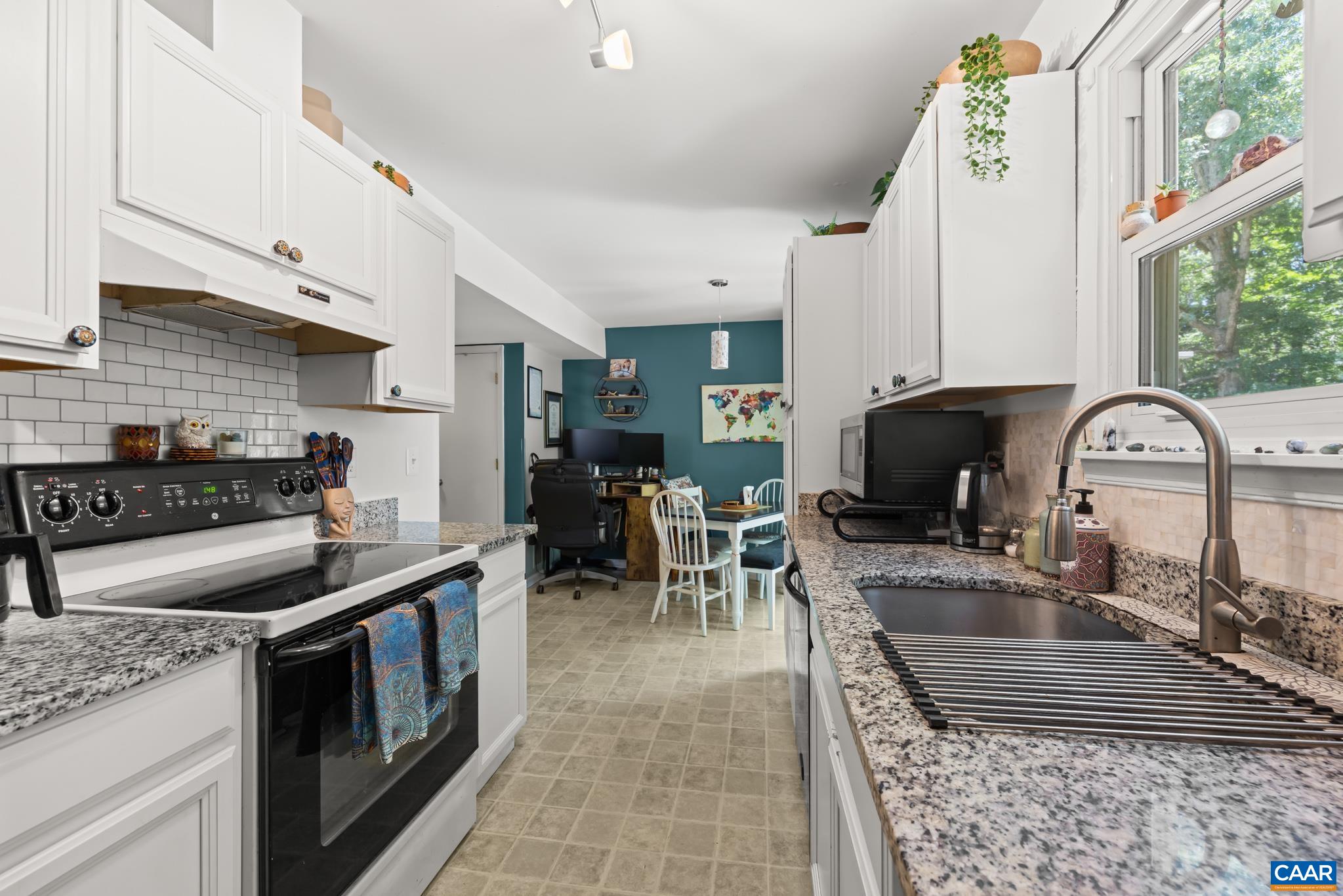 2416 WHITNEY CT