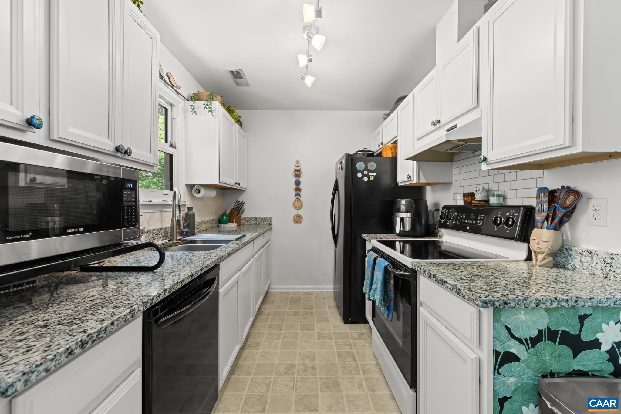 2416 WHITNEY CT