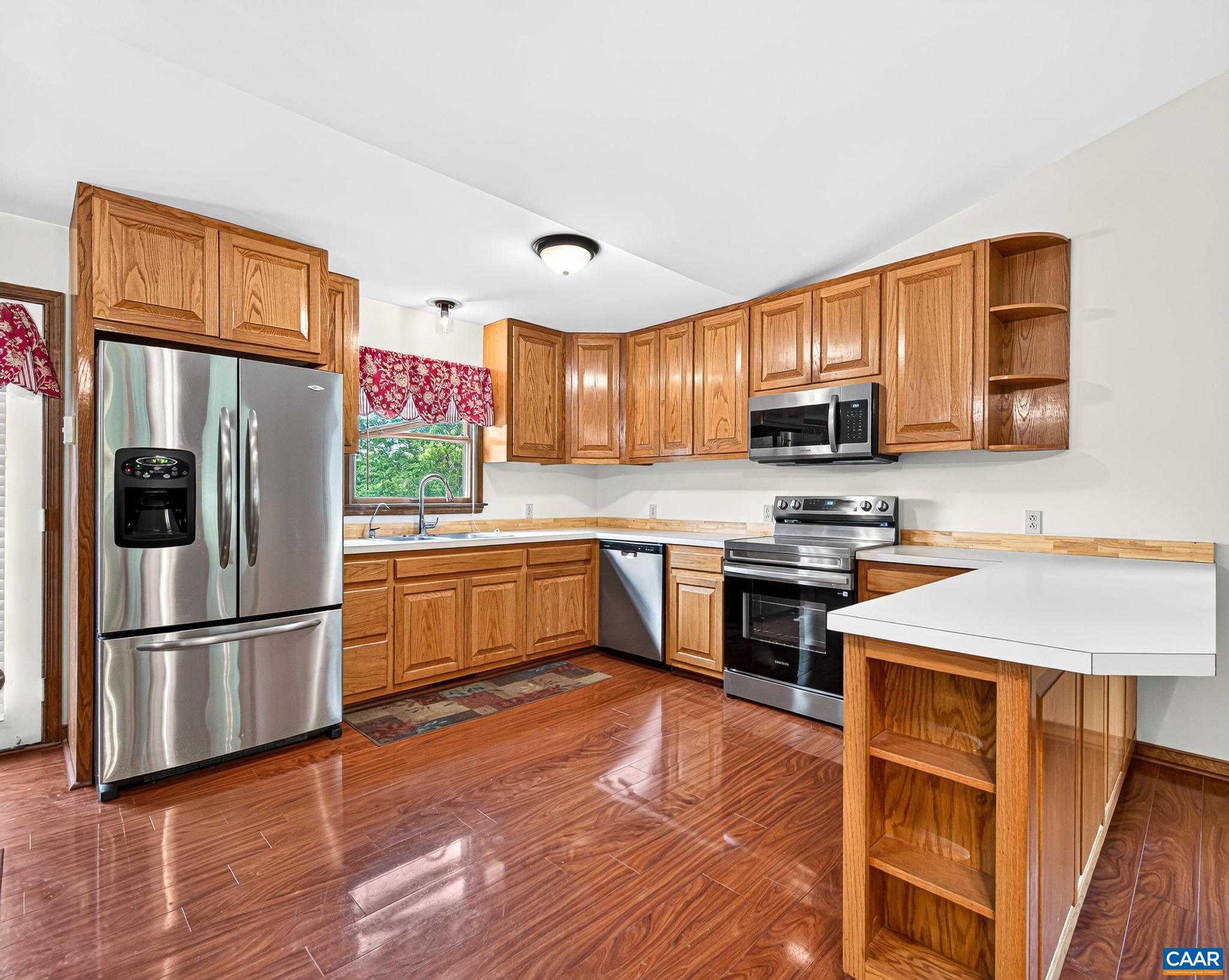 1379 RIDGE RD