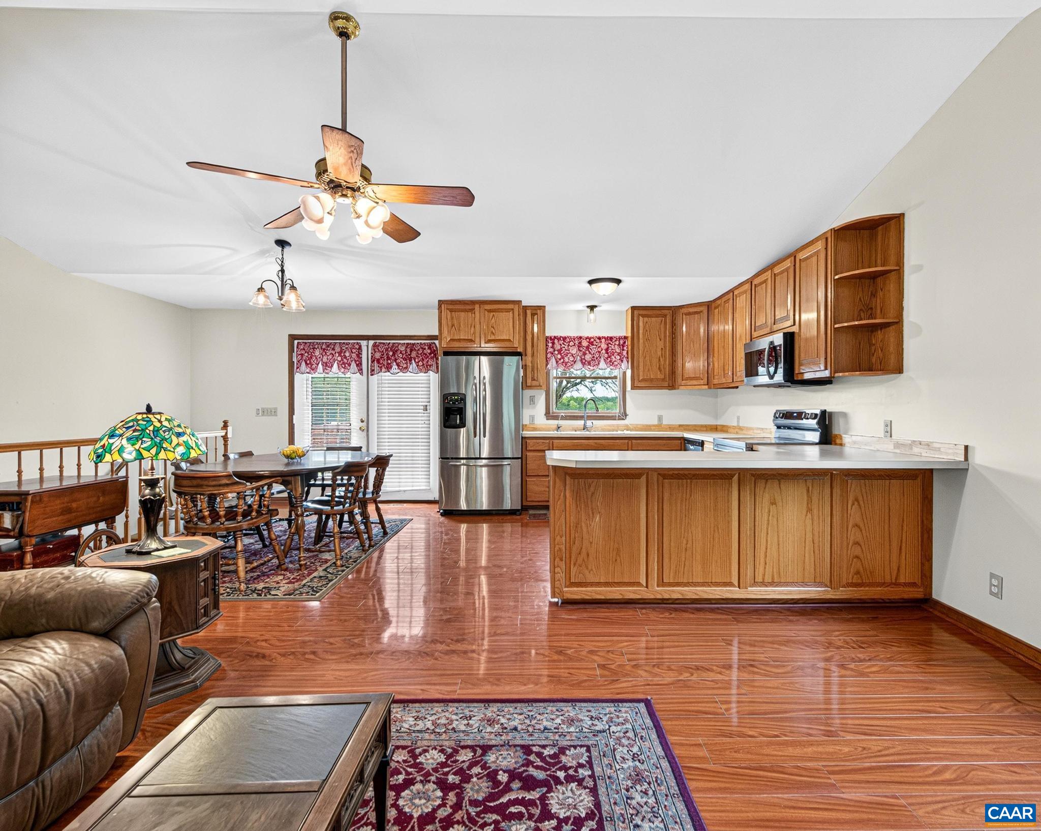 1379 RIDGE RD