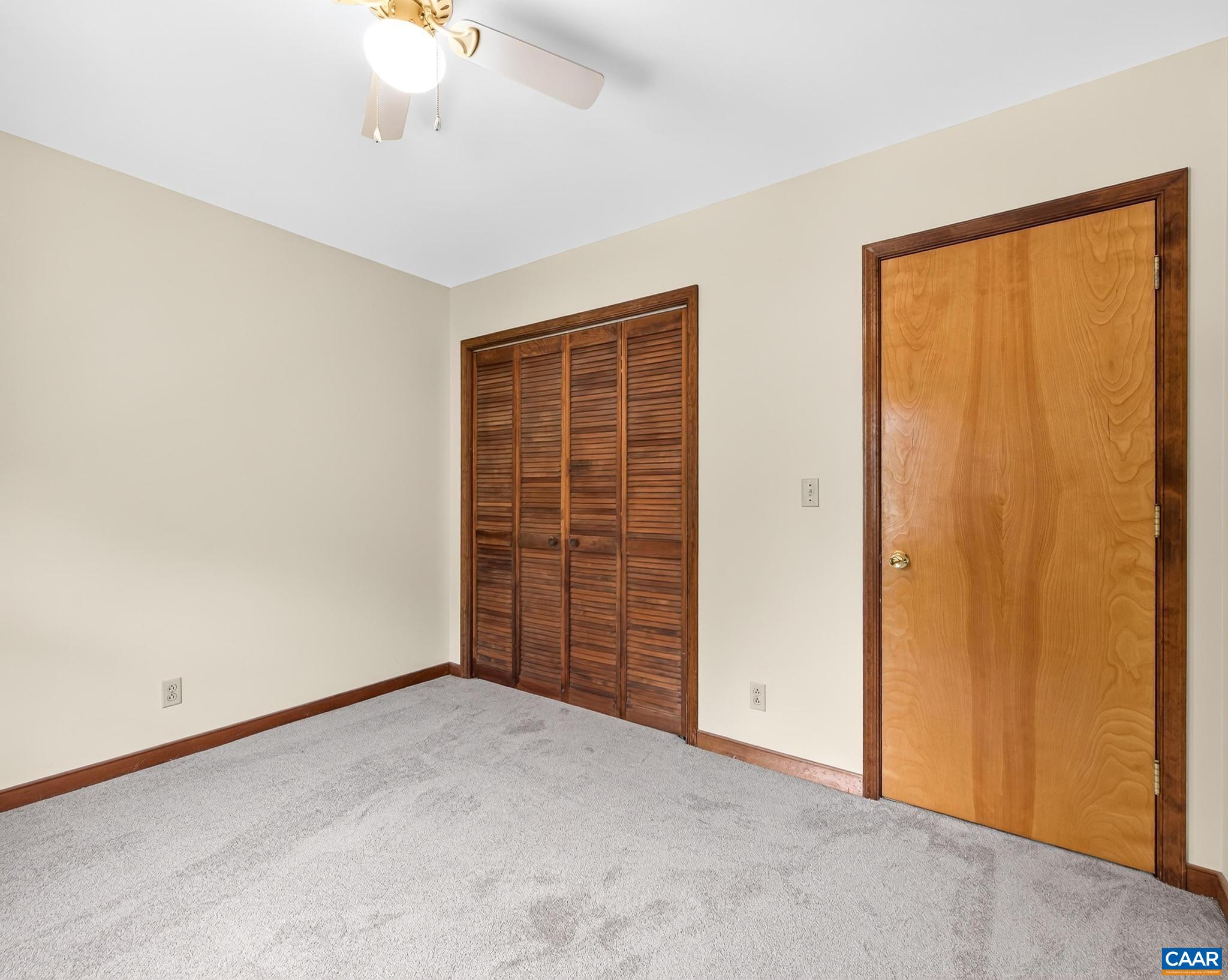 1379 RIDGE RD