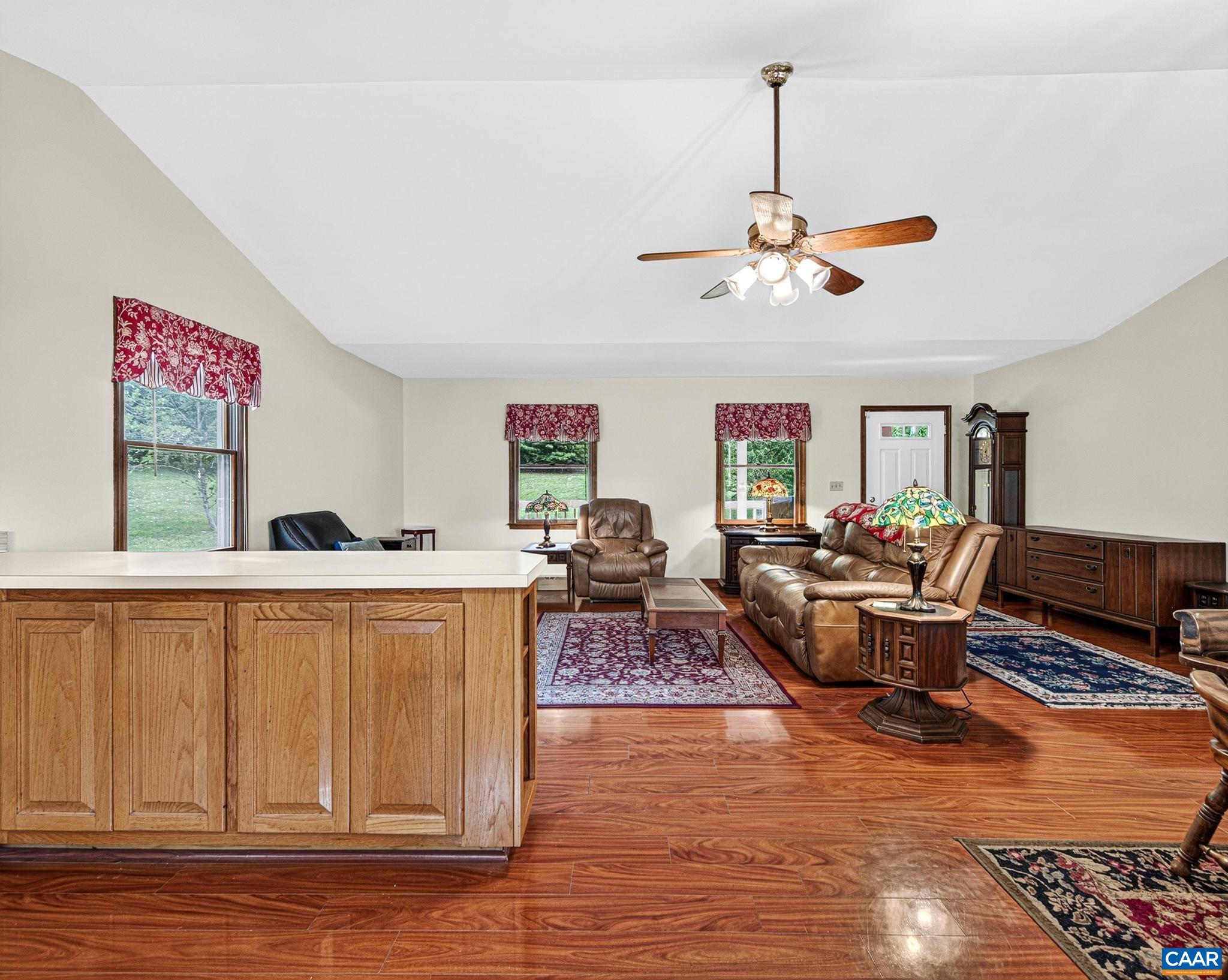 1379 RIDGE RD