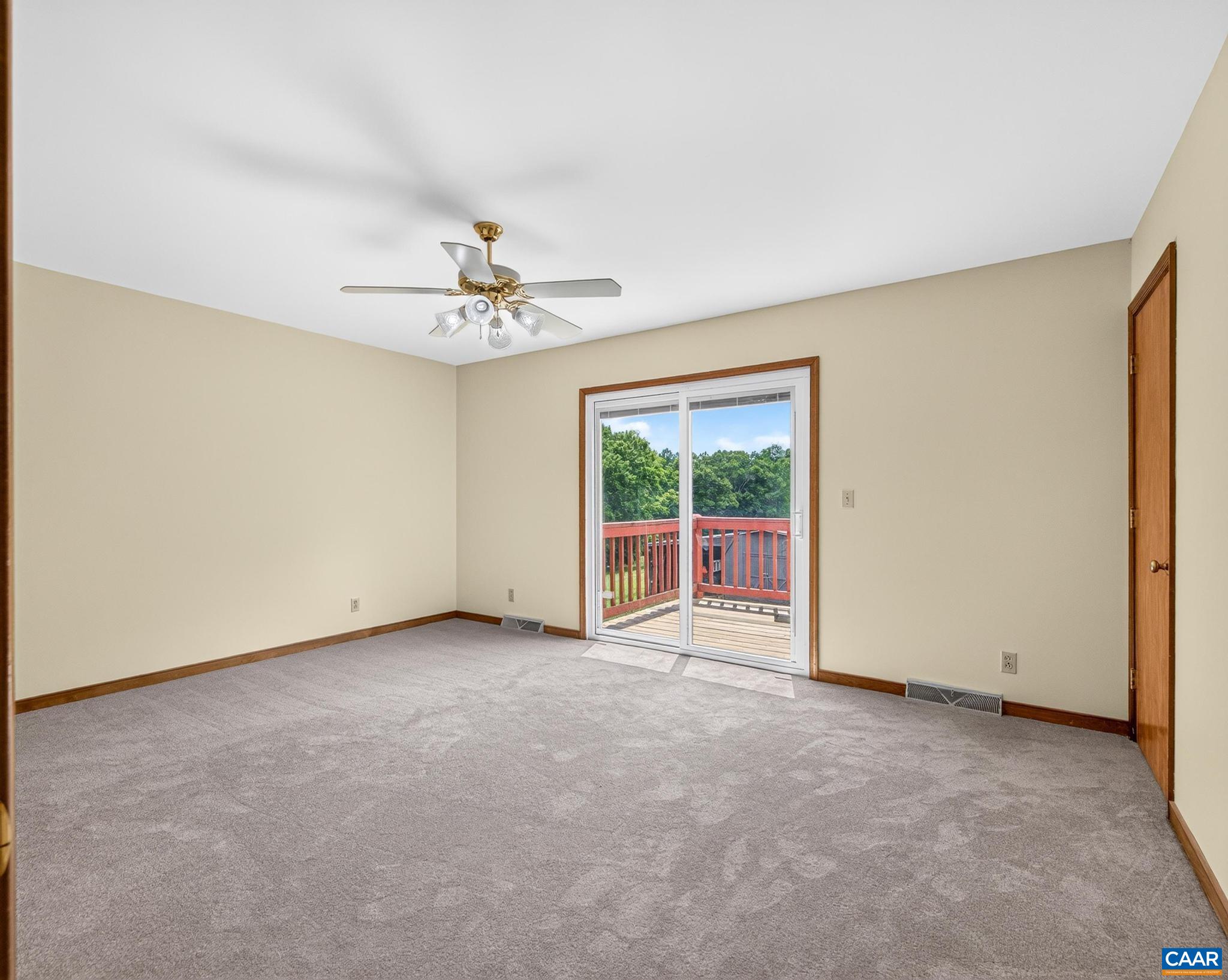 1379 RIDGE RD