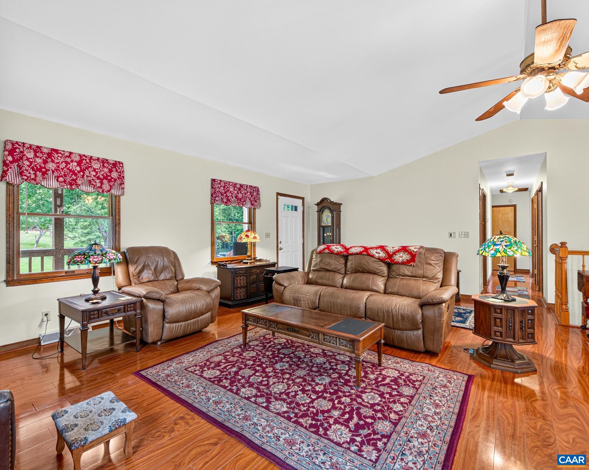 1379 RIDGE RD