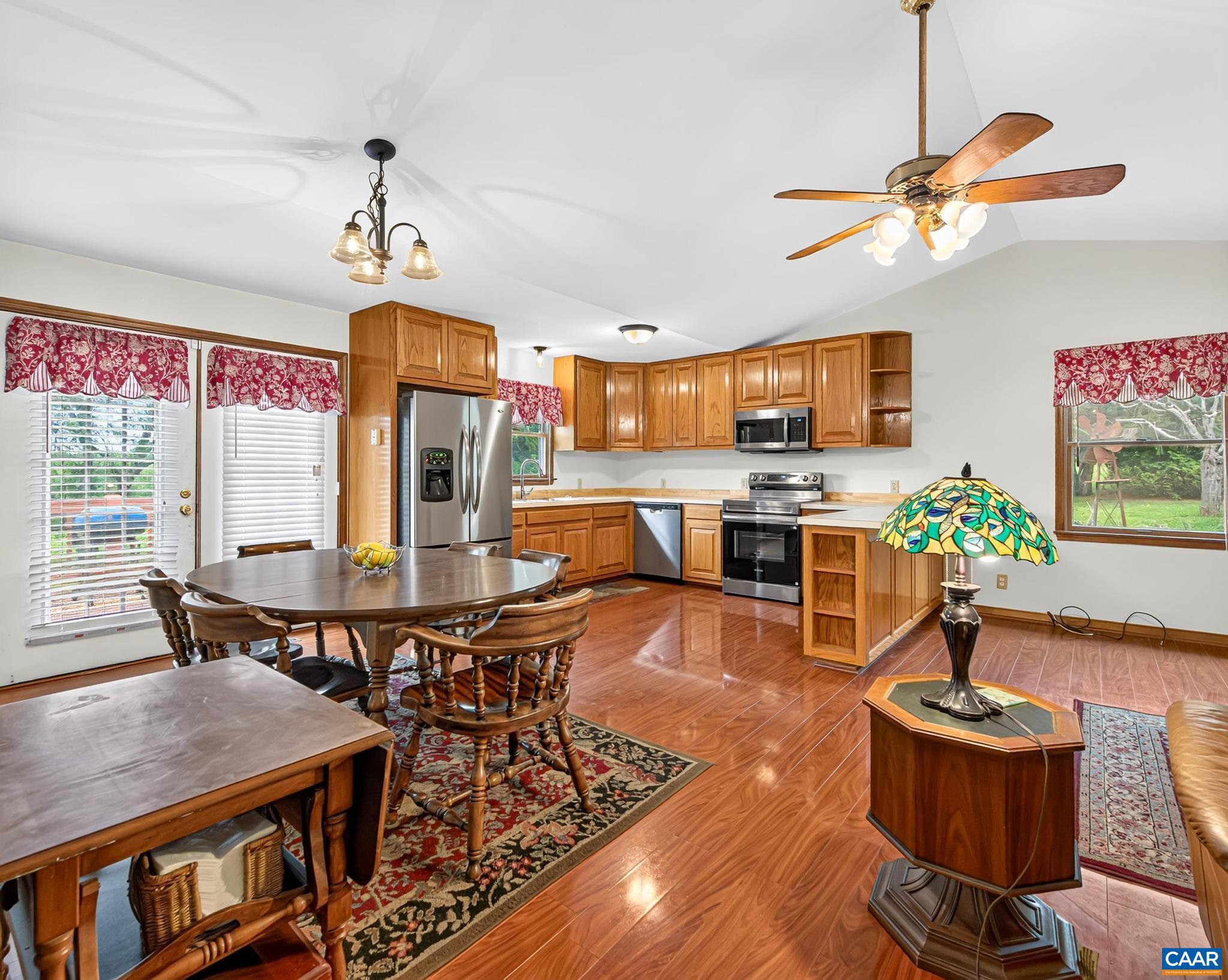 1379 RIDGE RD