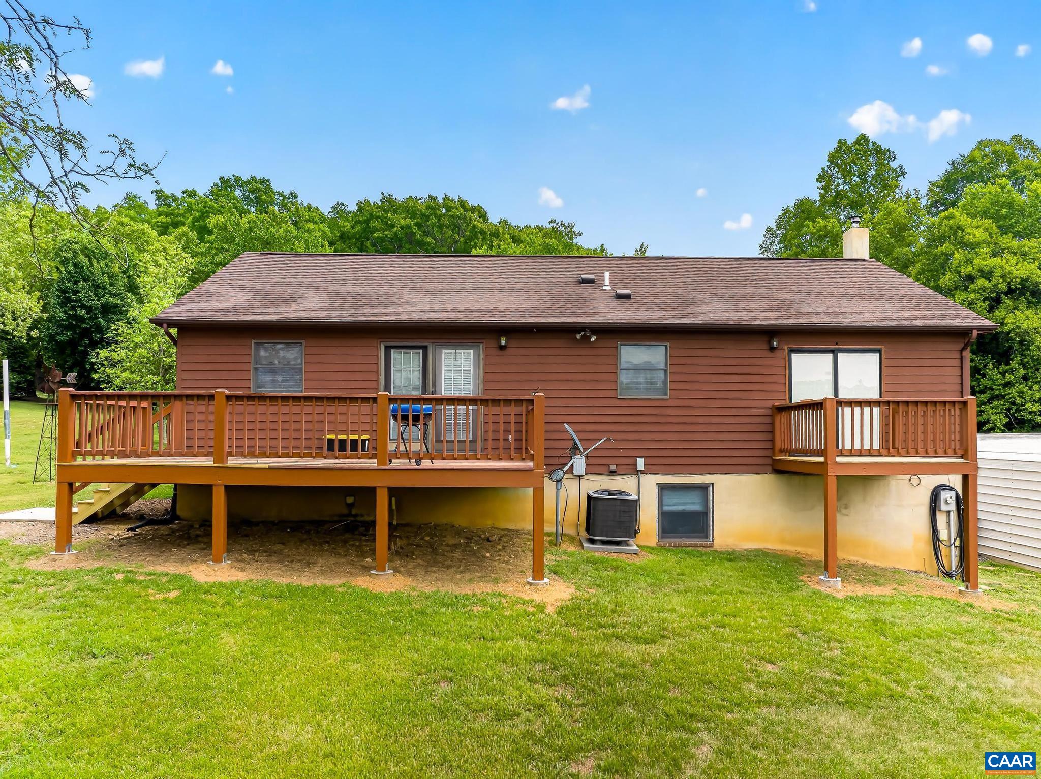 1379 RIDGE RD