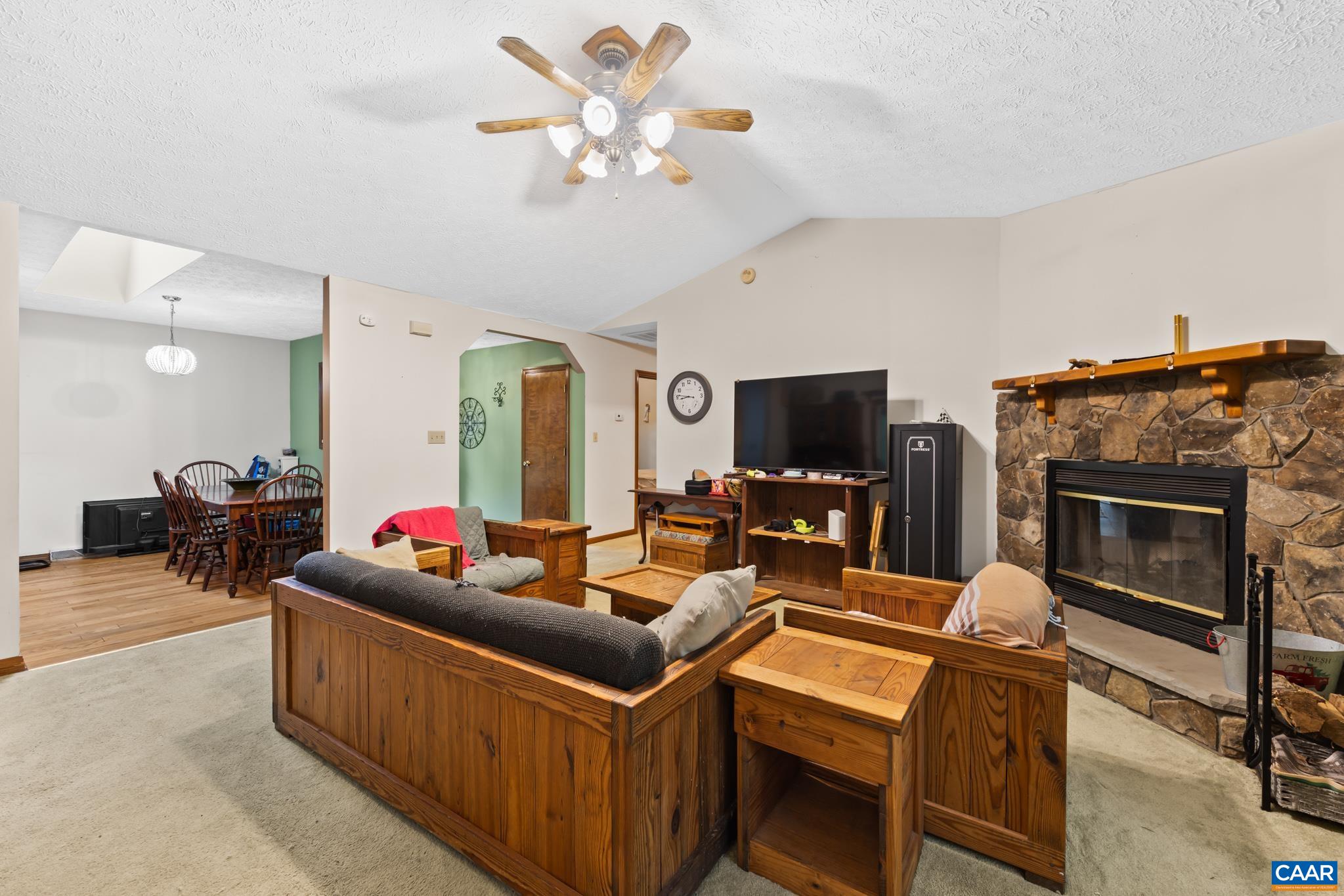 22 TANGLEWOOD RD