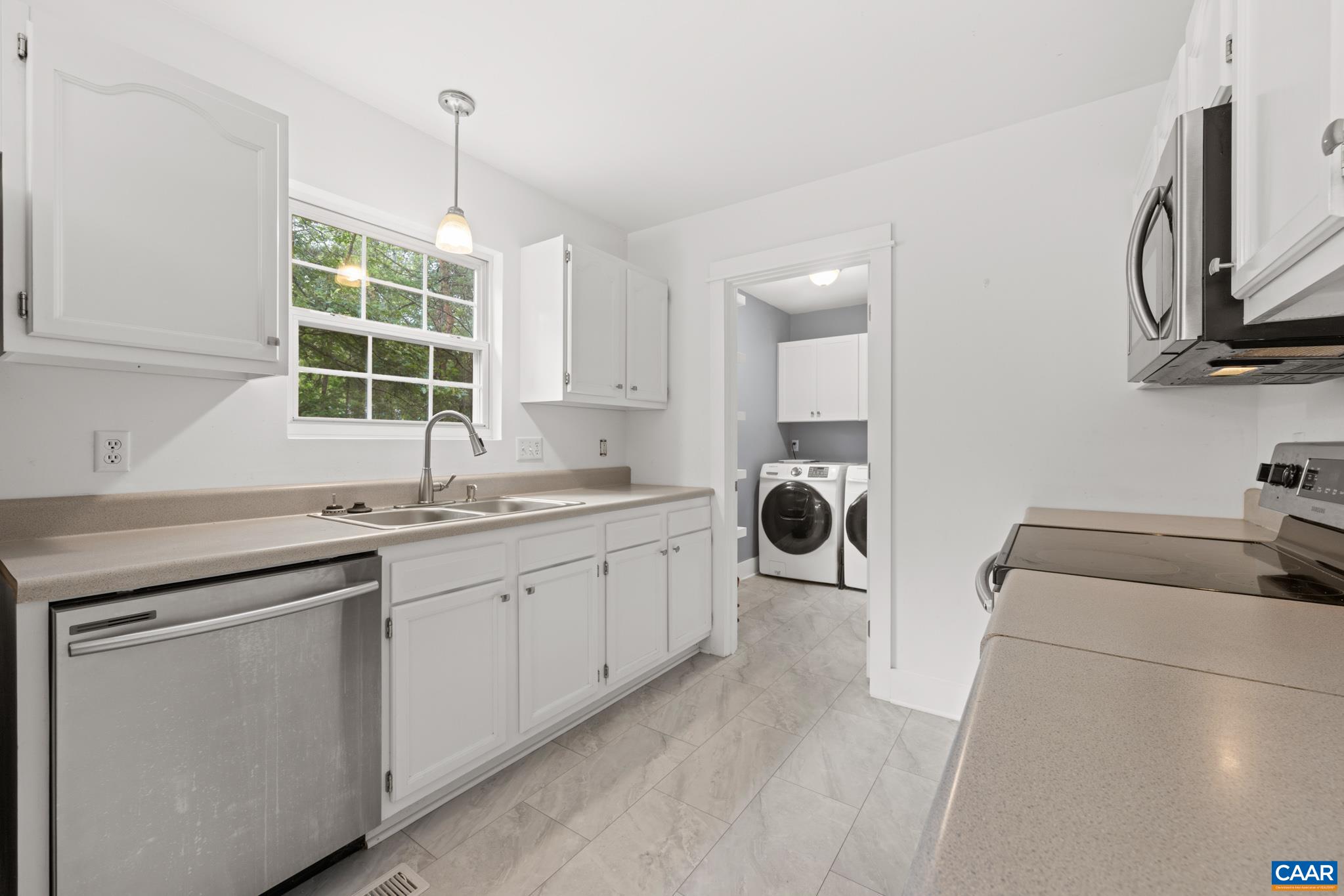 7 PLEASANT VIEW TER