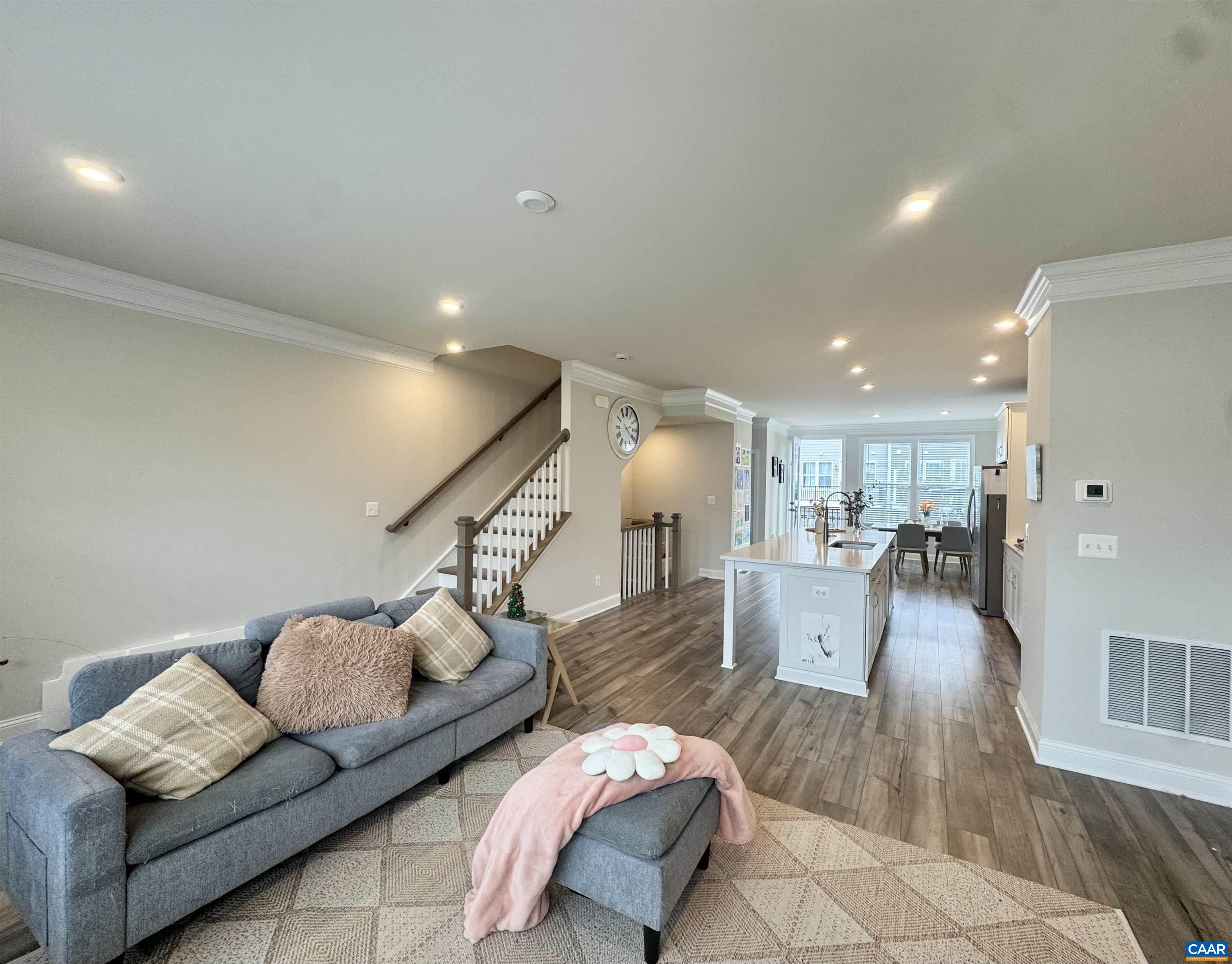2208 BRINDLE LN