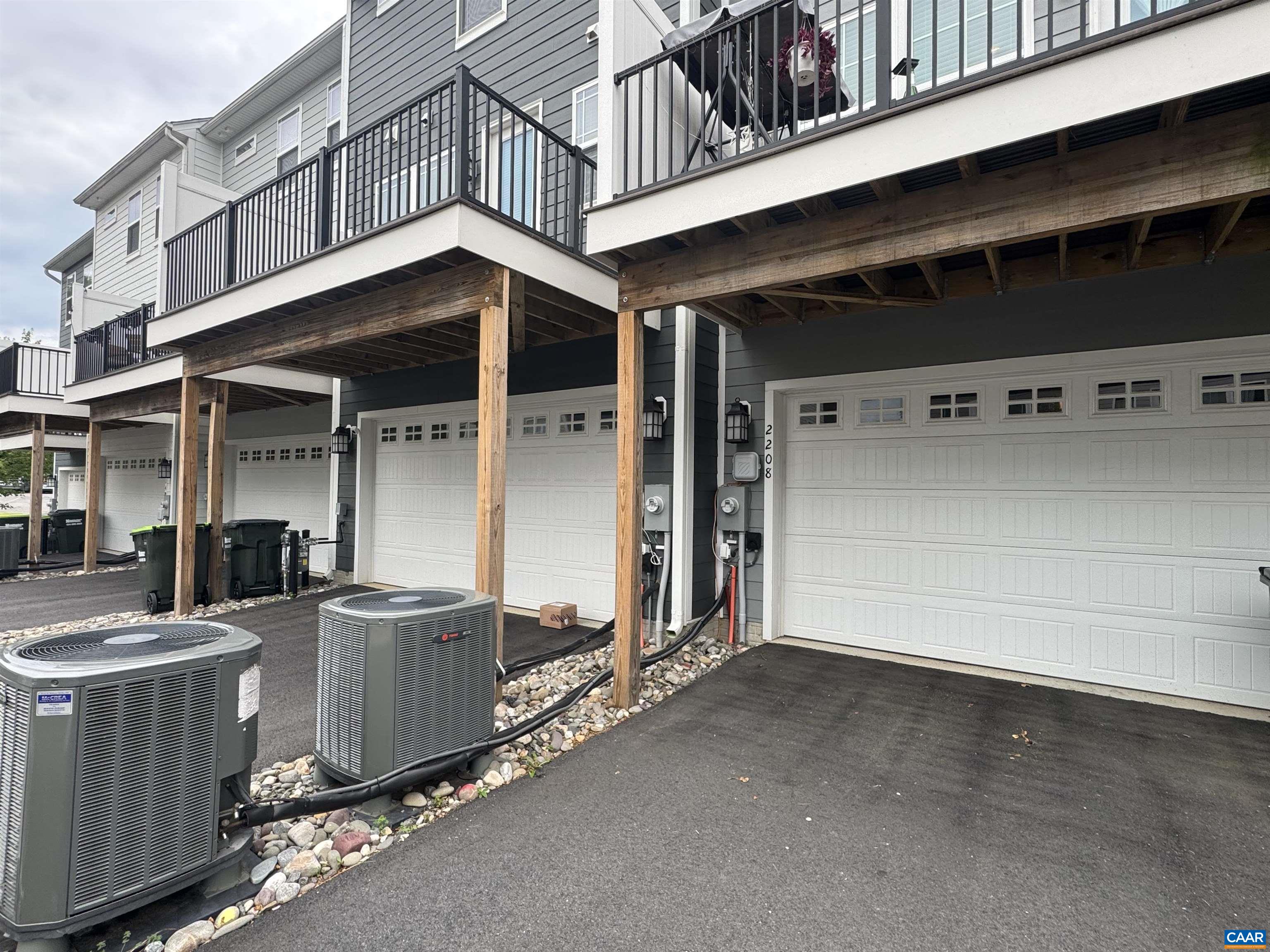 2208 BRINDLE LN