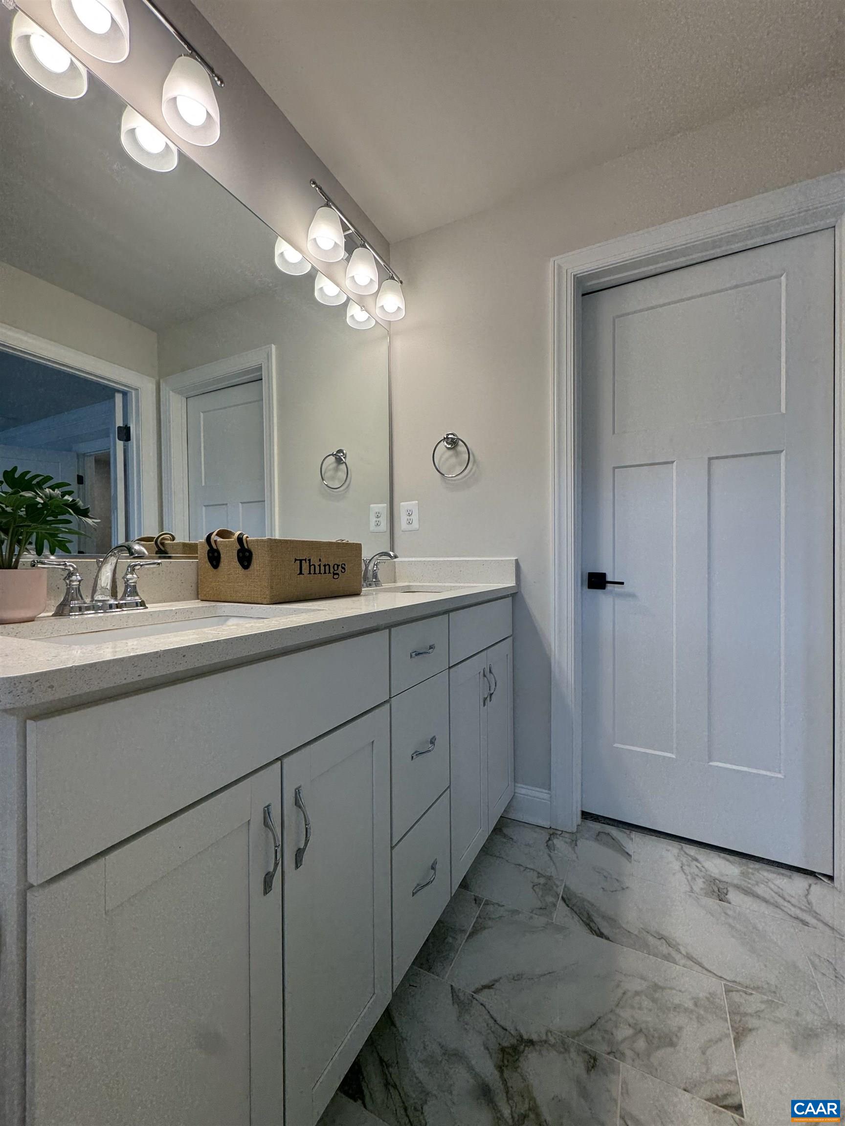 2208 BRINDLE LN