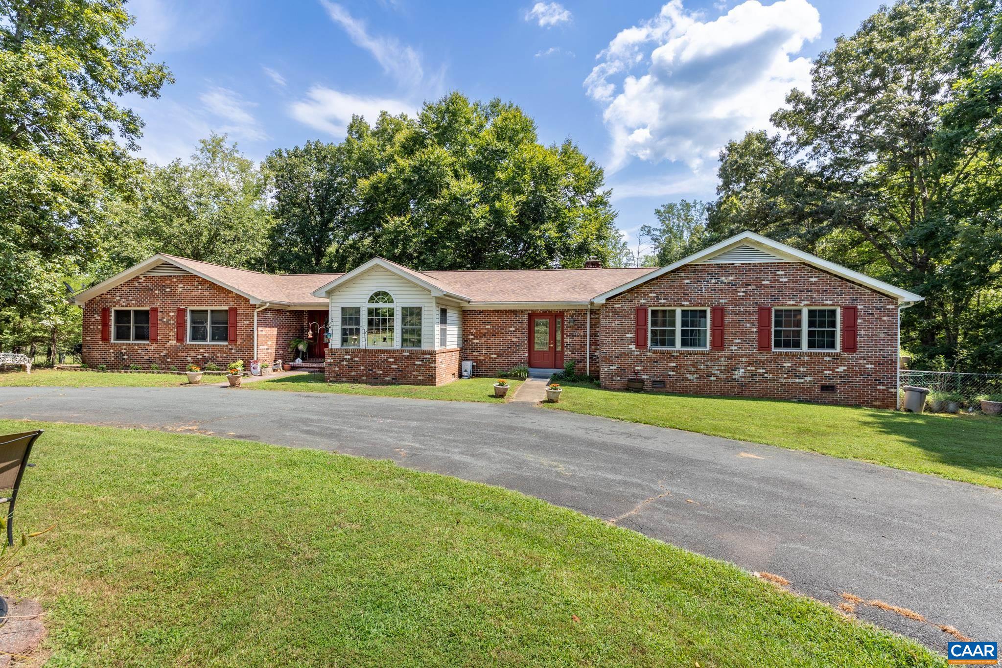 725 Mechunk Creek Dr Troy VA