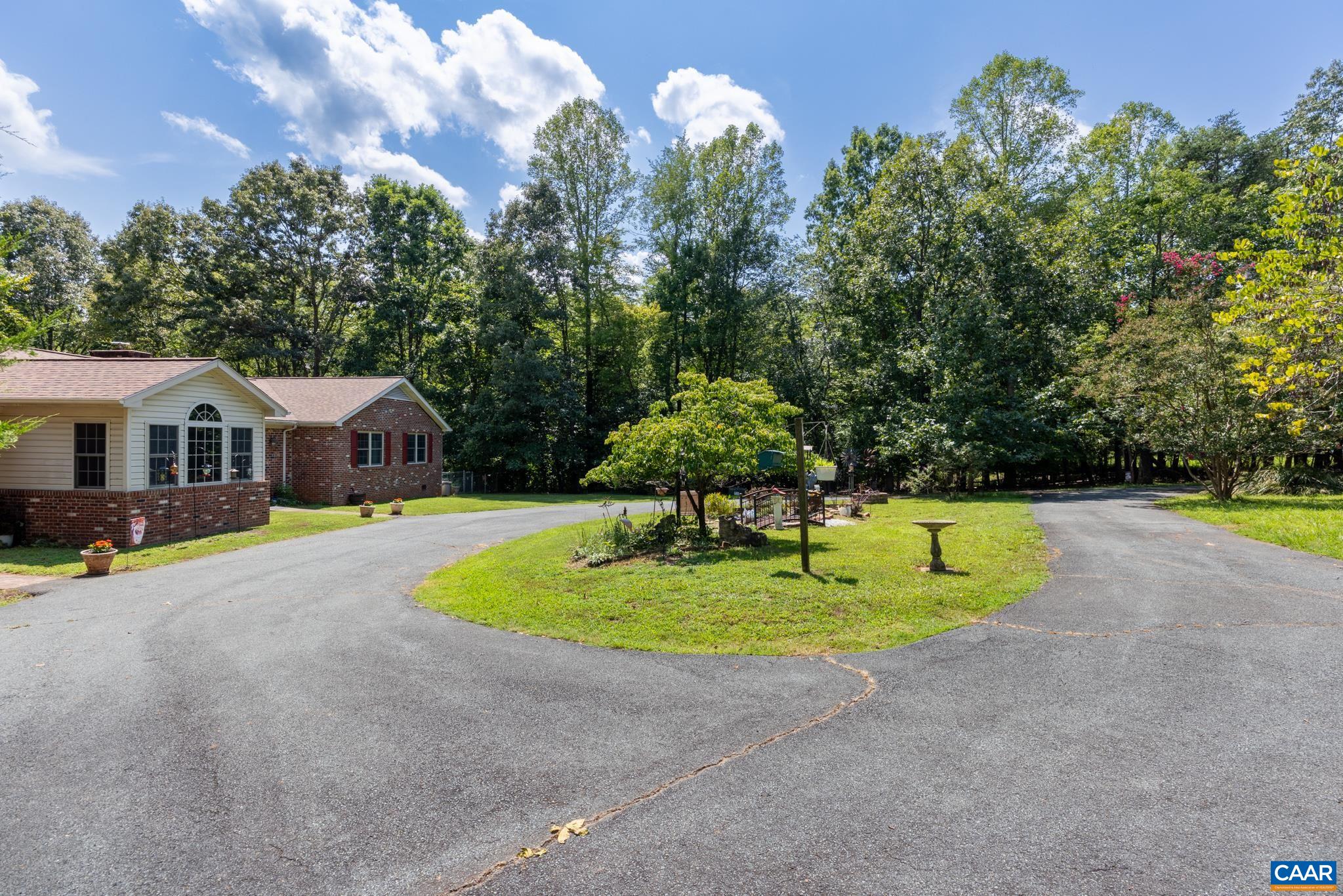 725 MECHUNK CREEK DR