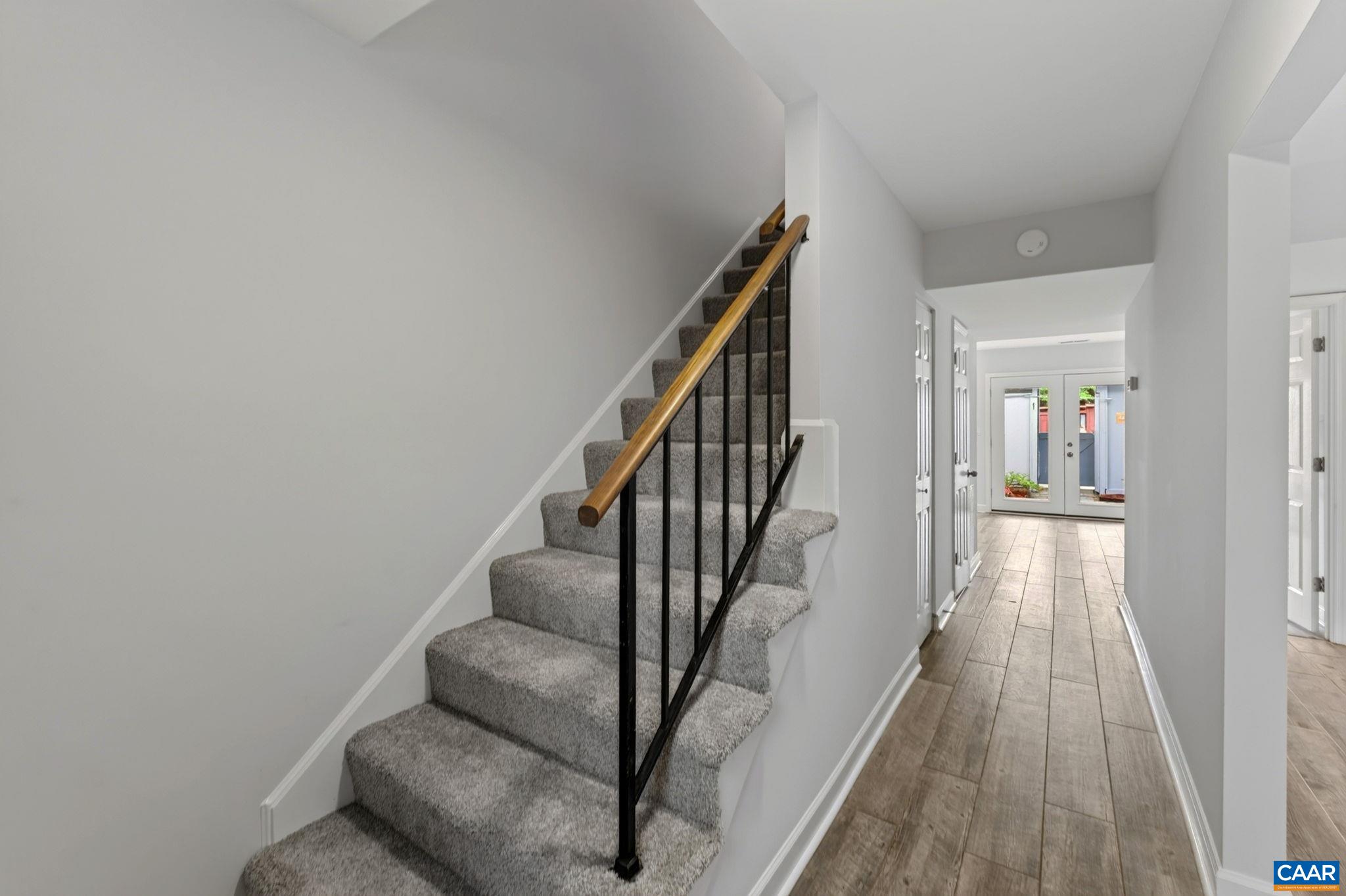 82 WOODLAKE DR