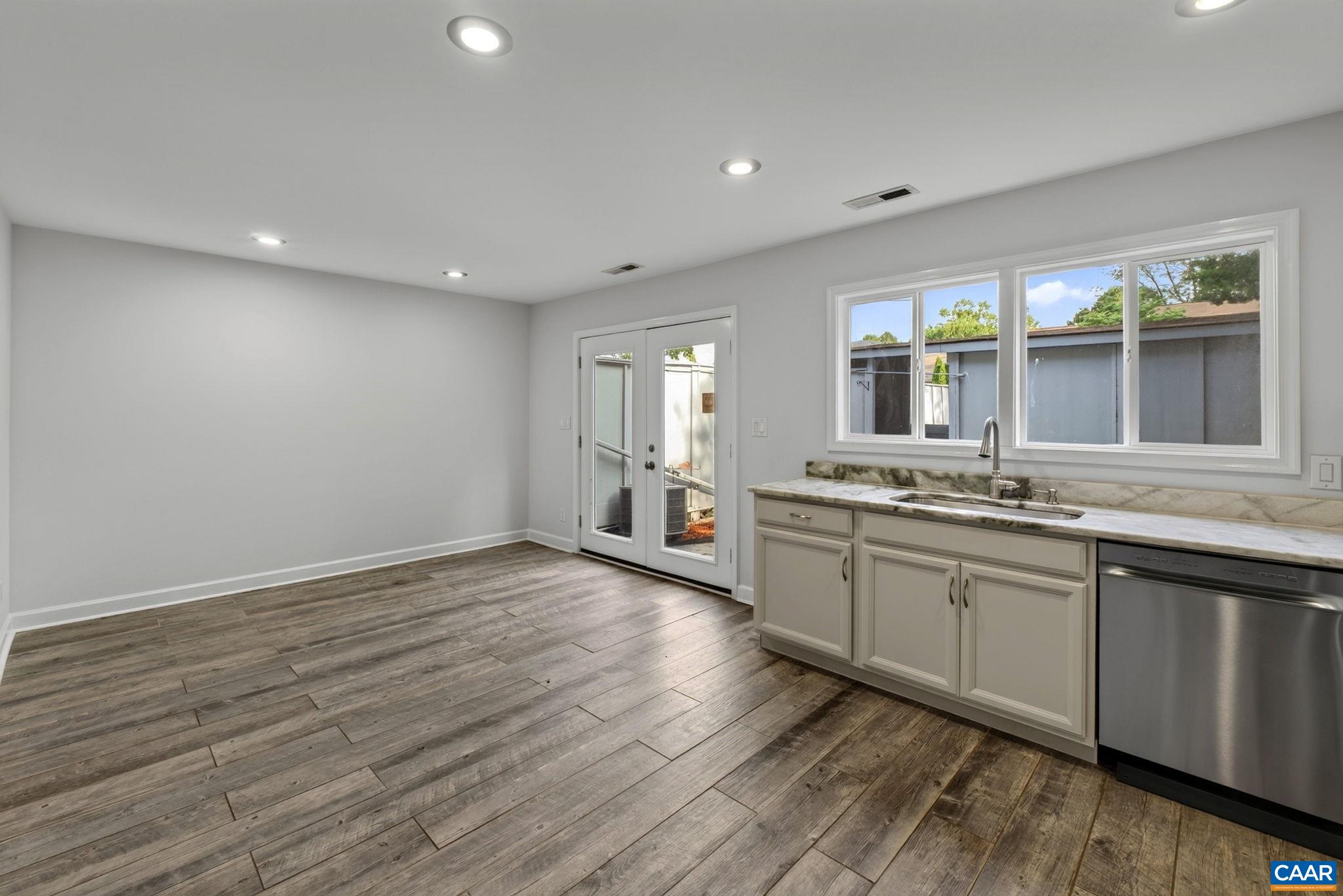 82 WOODLAKE DR