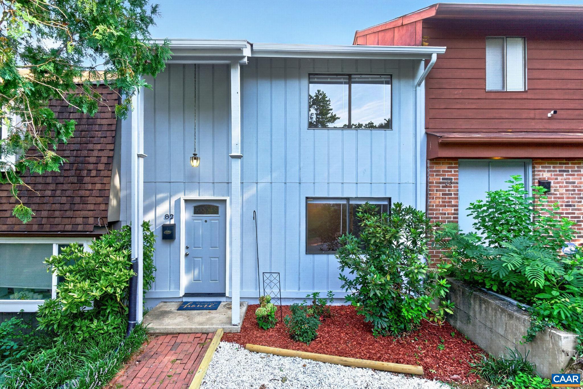 82 WOODLAKE DR