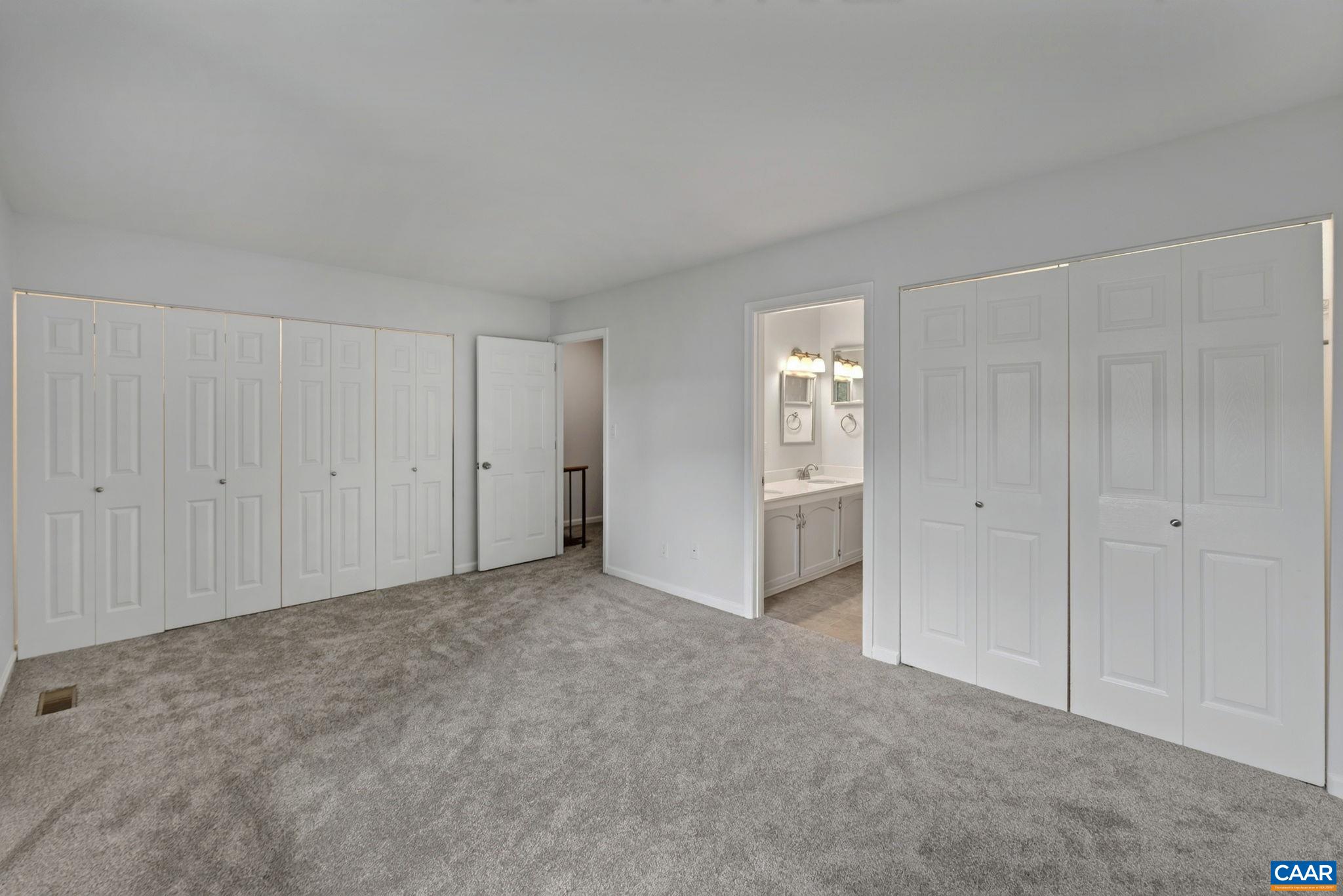 82 WOODLAKE DR