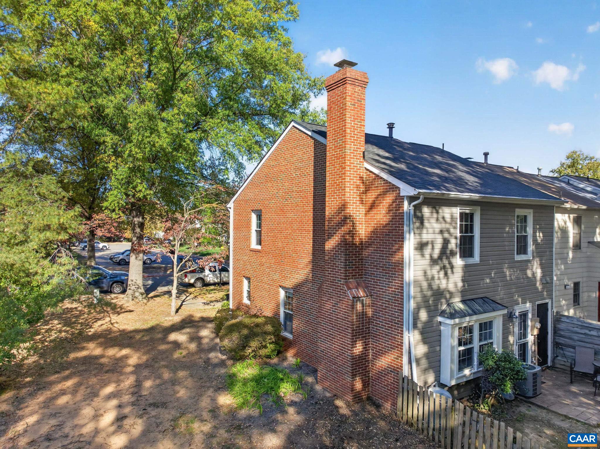 1400 MINOR RIDGE CT