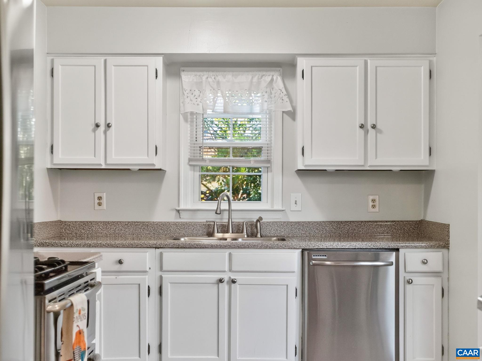 1400 MINOR RIDGE CT