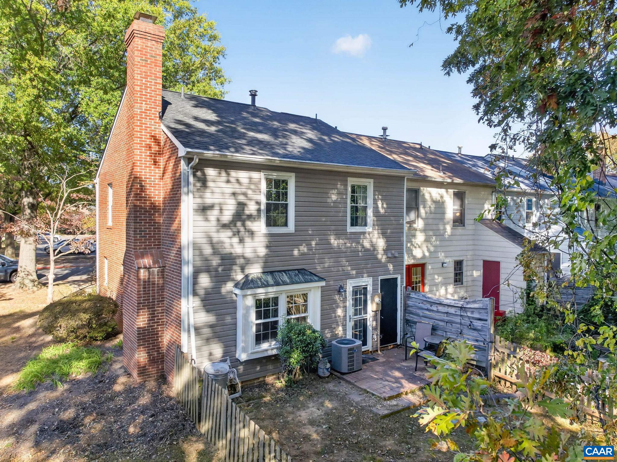 1400 MINOR RIDGE CT