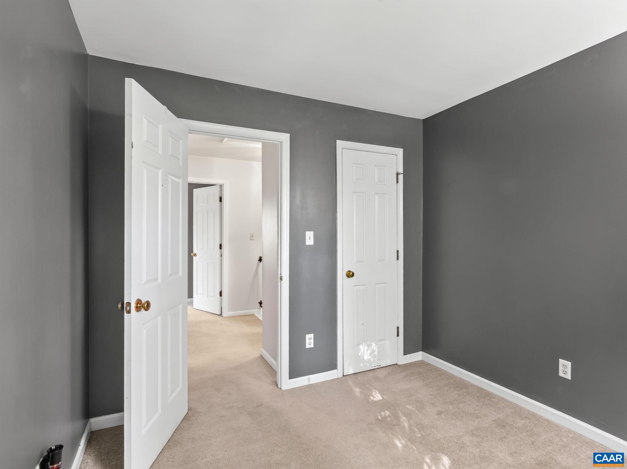 1400 MINOR RIDGE CT