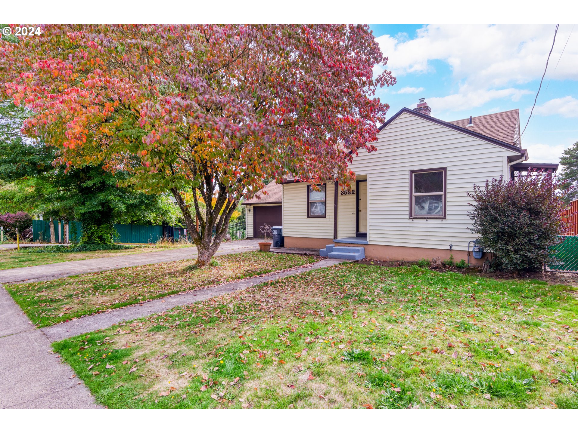 3592 SE GLADSTONE ST