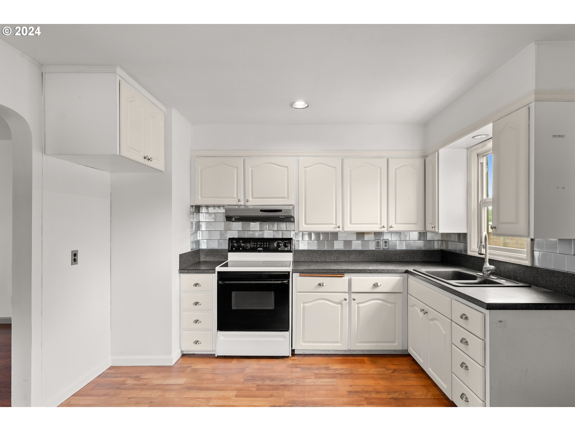 3592 SE GLADSTONE ST