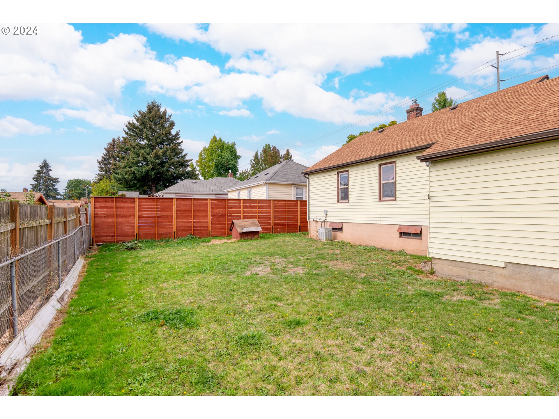 3592 SE GLADSTONE ST