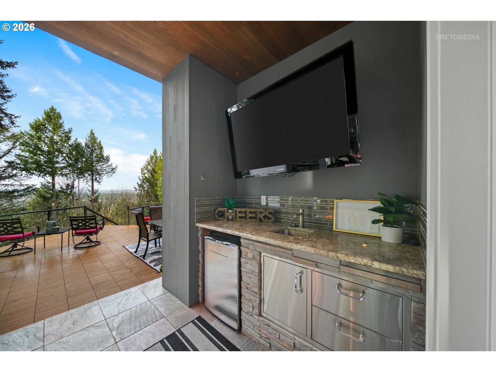 2543 PALISADES CREST DR