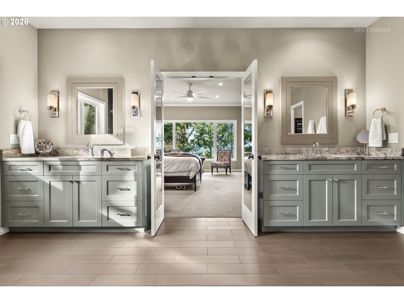 2543 PALISADES CREST DR