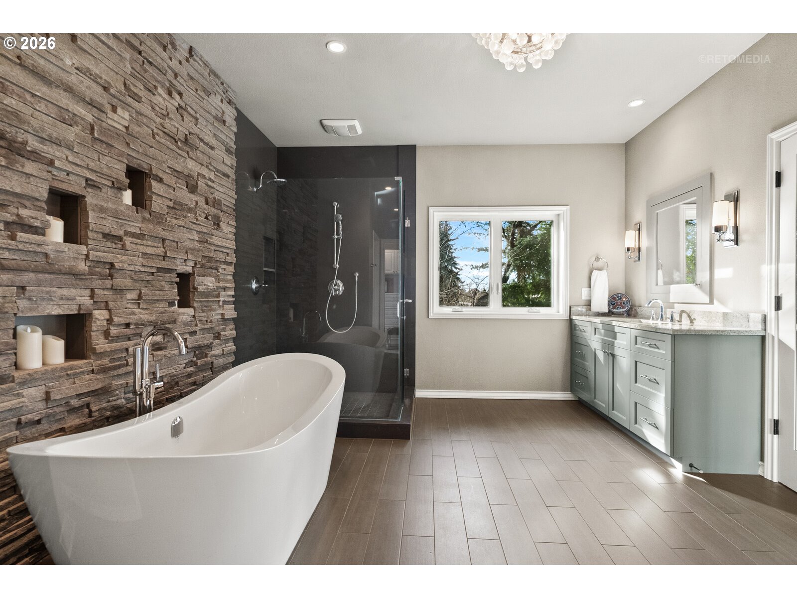 2543 PALISADES CREST DR