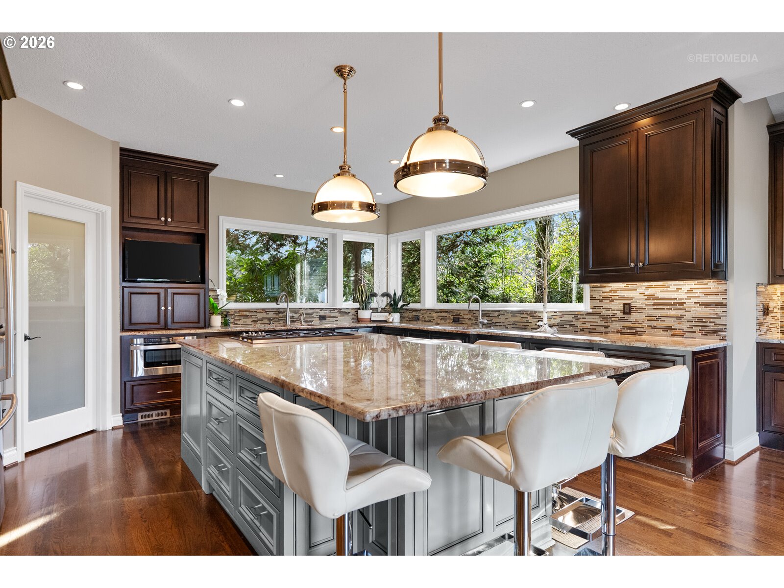 2543 PALISADES CREST DR