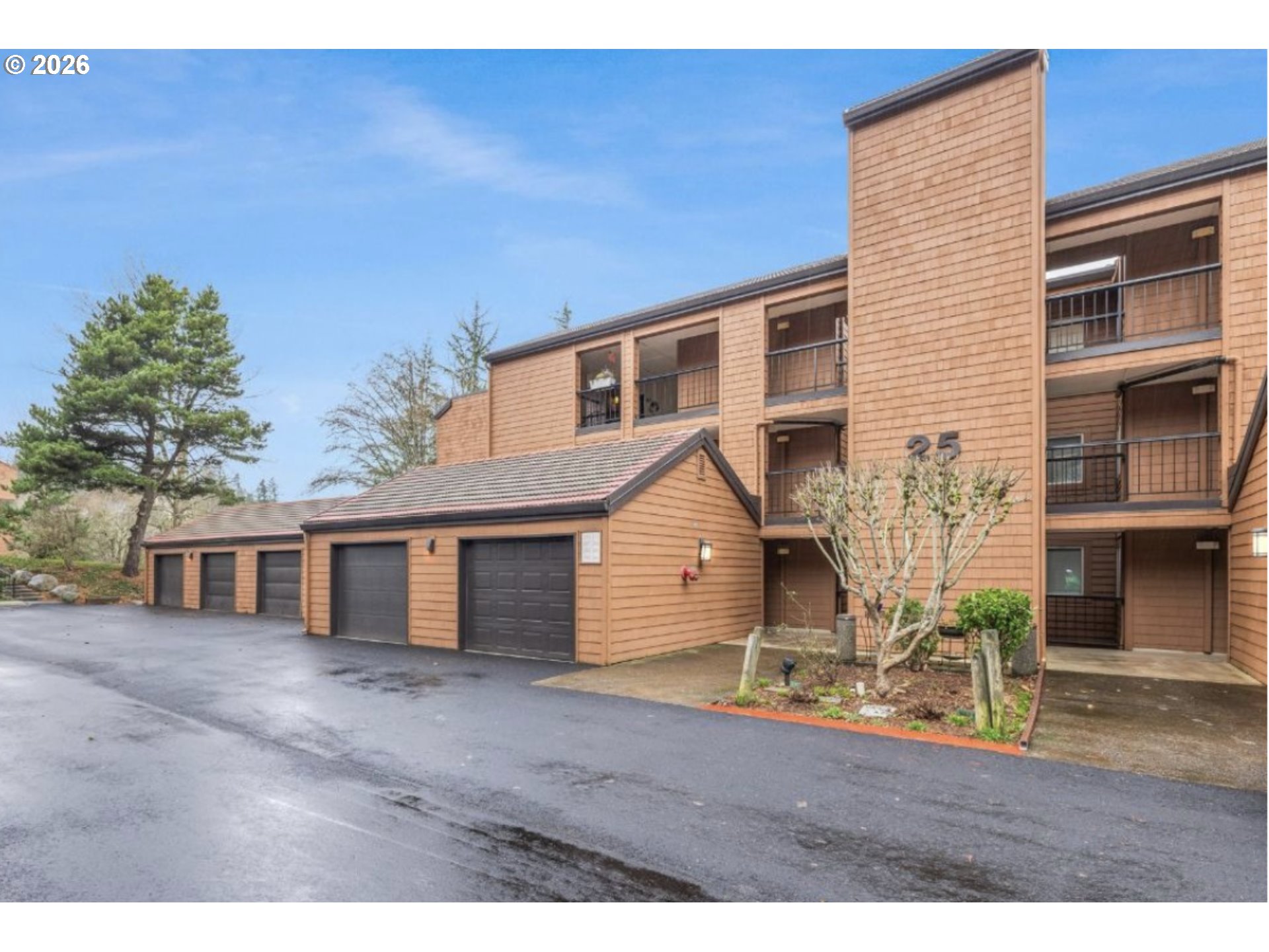 200 OSWEGO SUMMIT