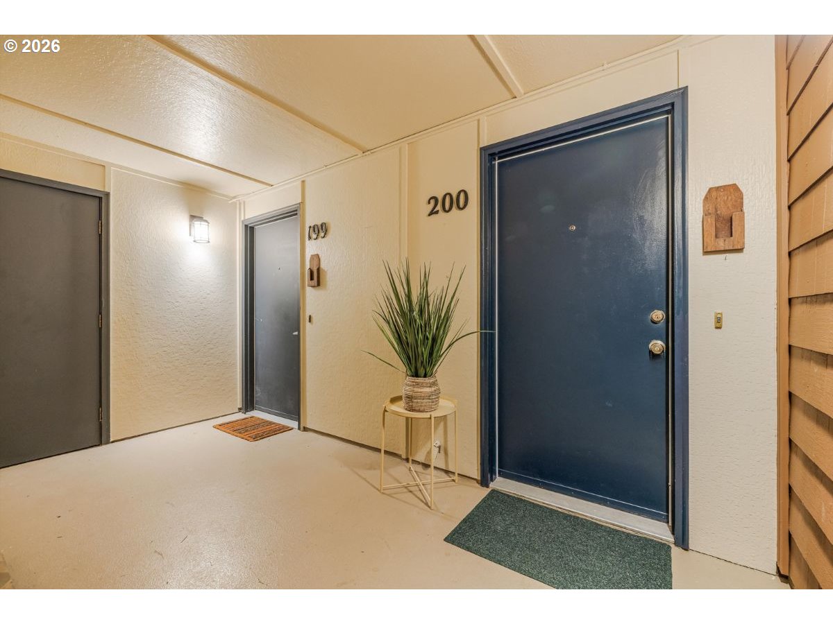 200 OSWEGO SUMMIT