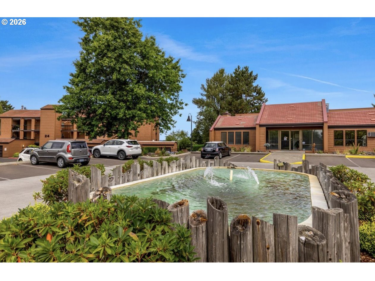 200 OSWEGO SUMMIT