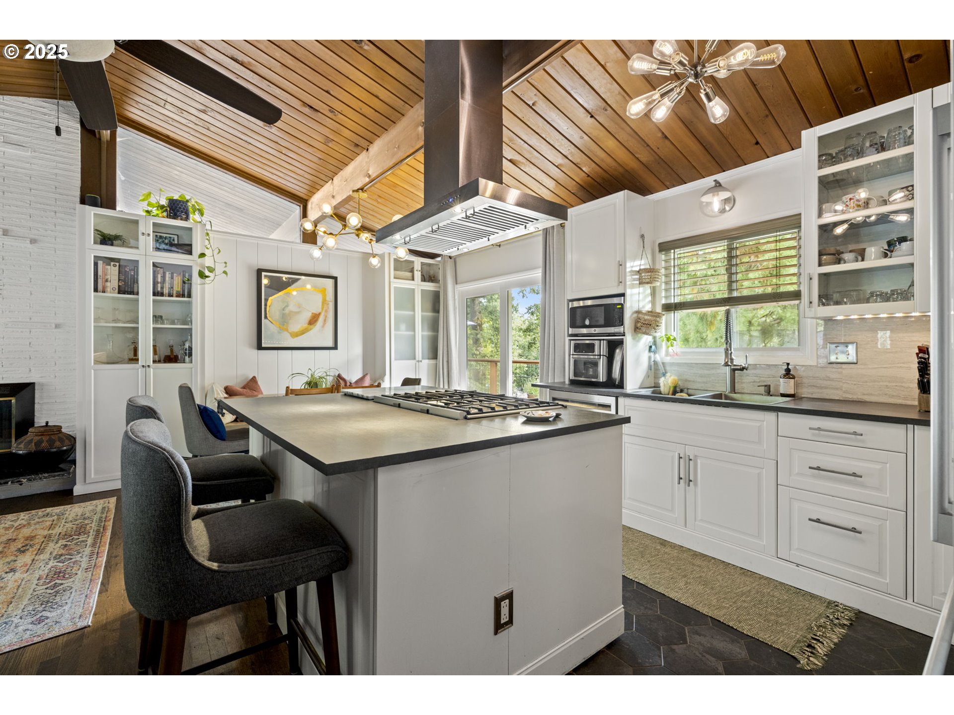 19623 WHITE CLOUD CIR