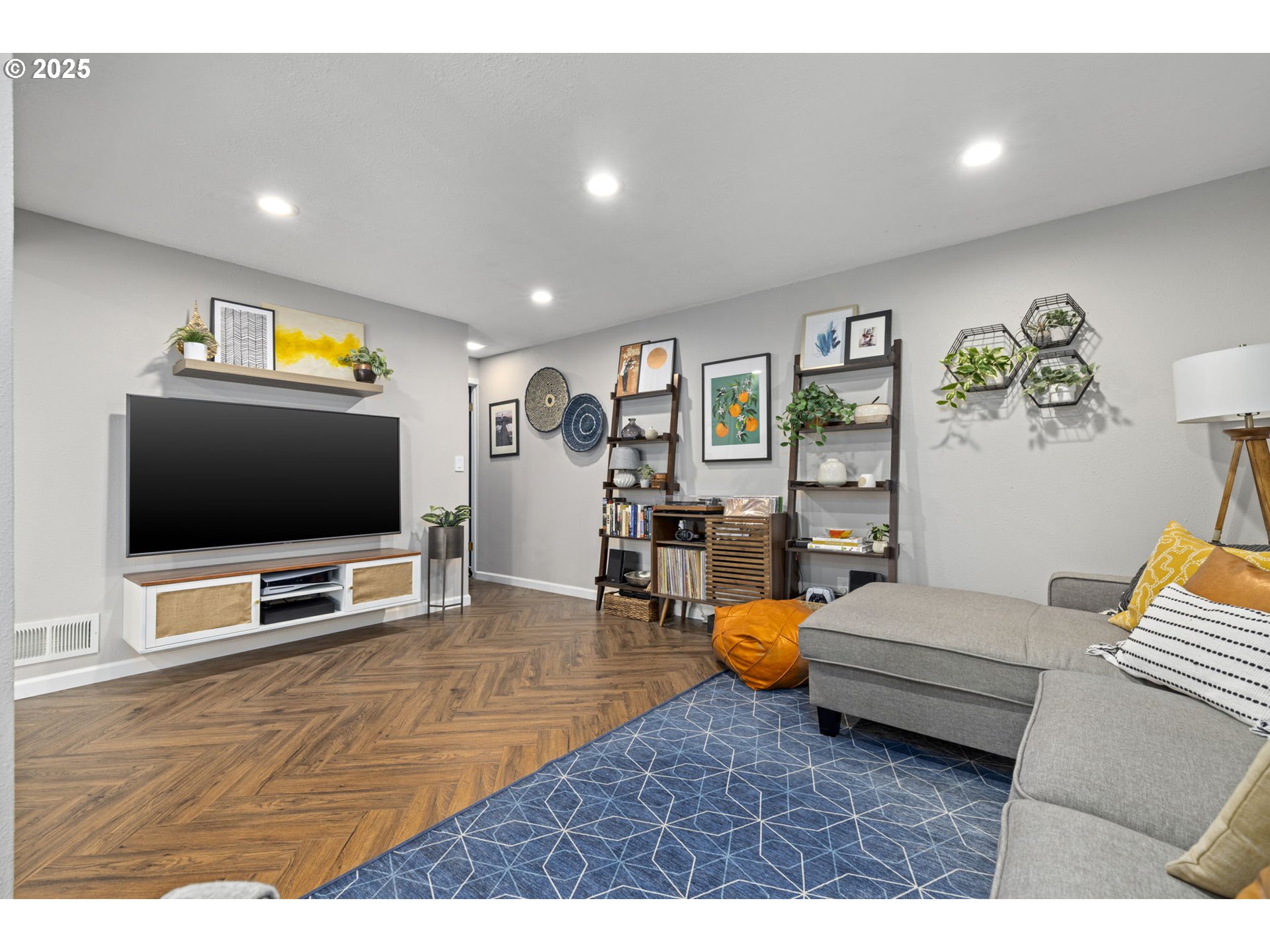 19623 WHITE CLOUD CIR