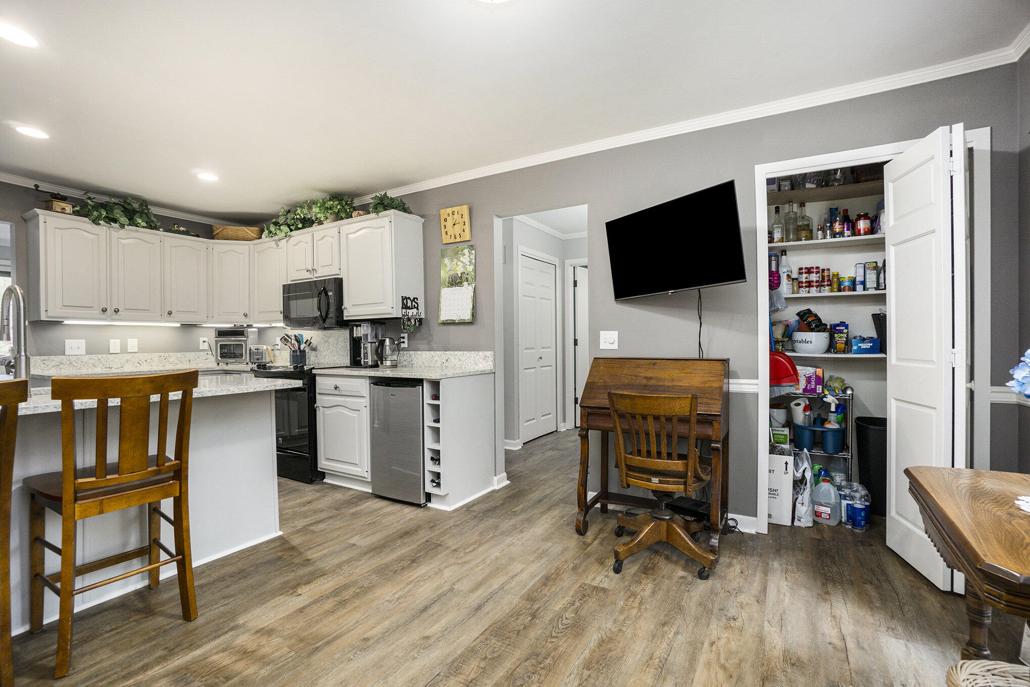 3648 Woodcliff Drive