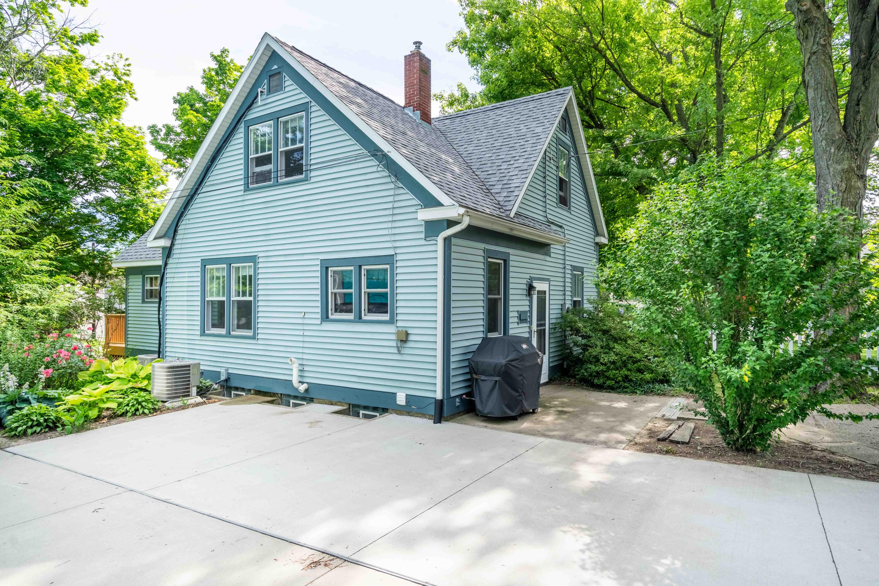 415 Superior Street