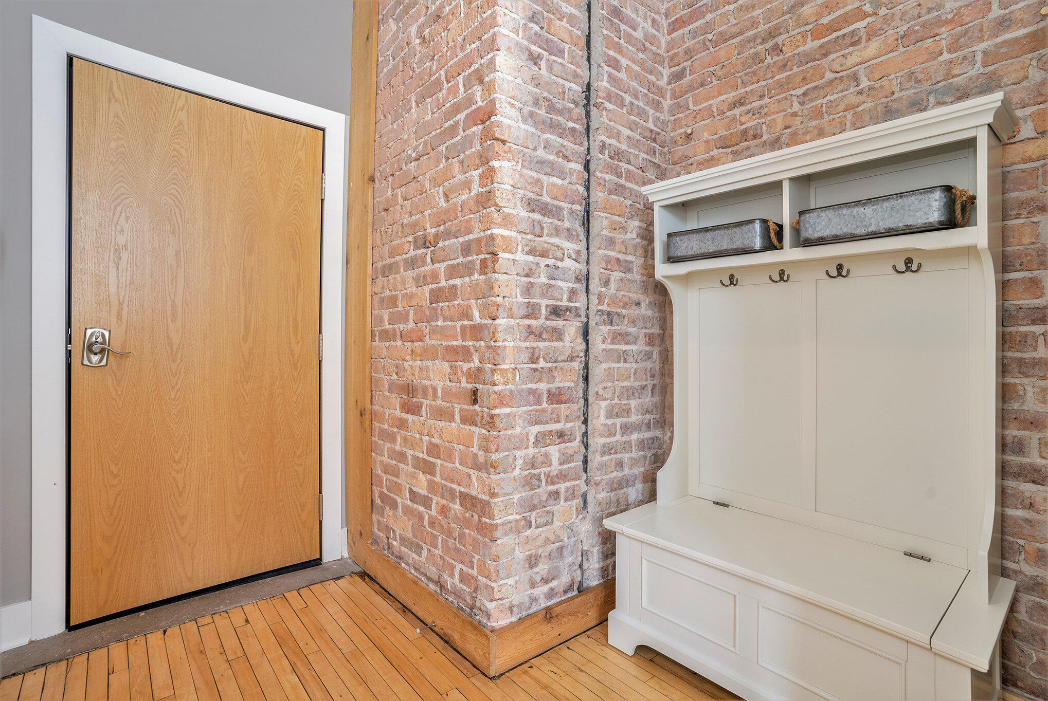 460 Broadway Street, 208