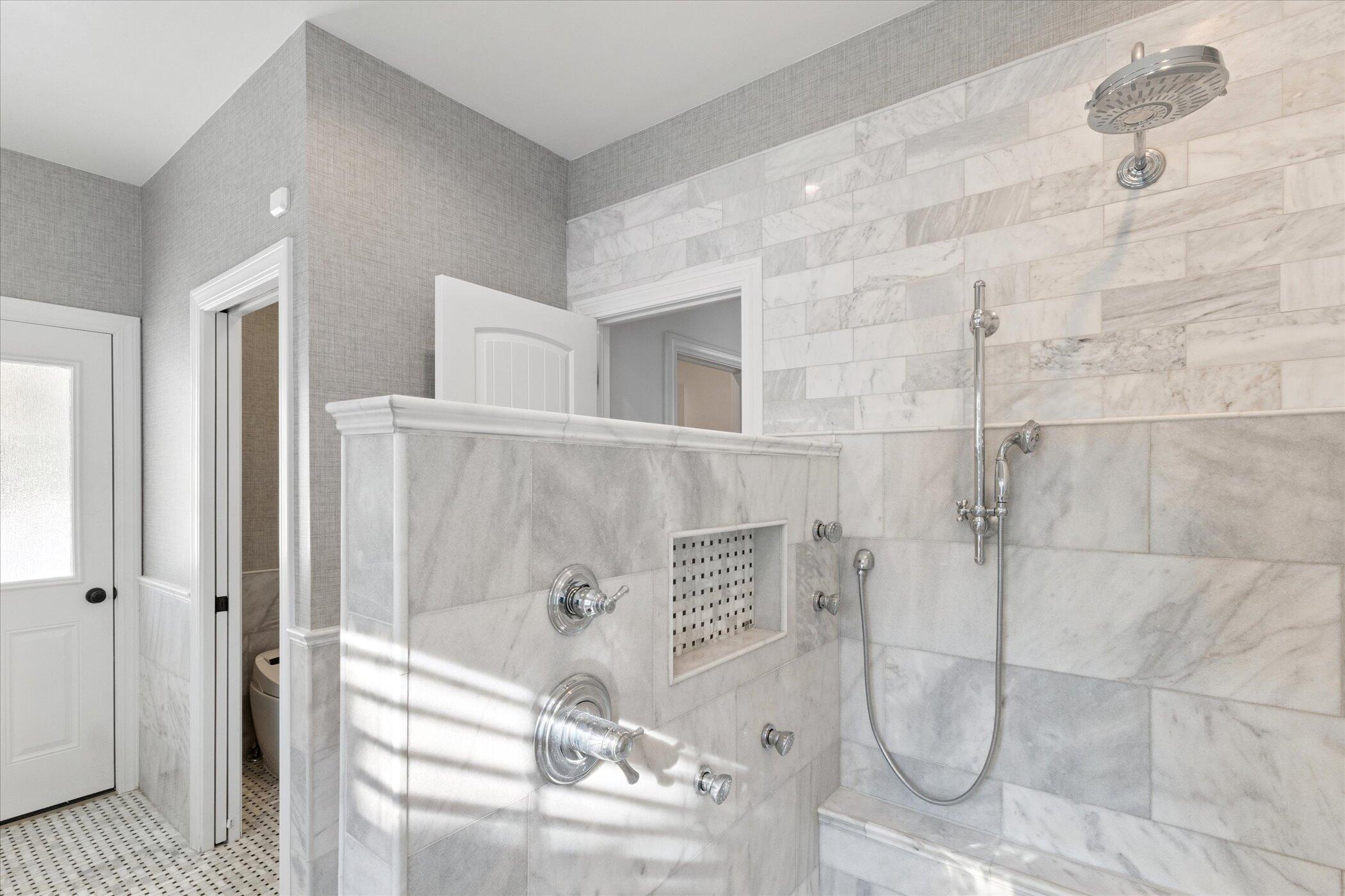 5189 Queen Victoria Lane