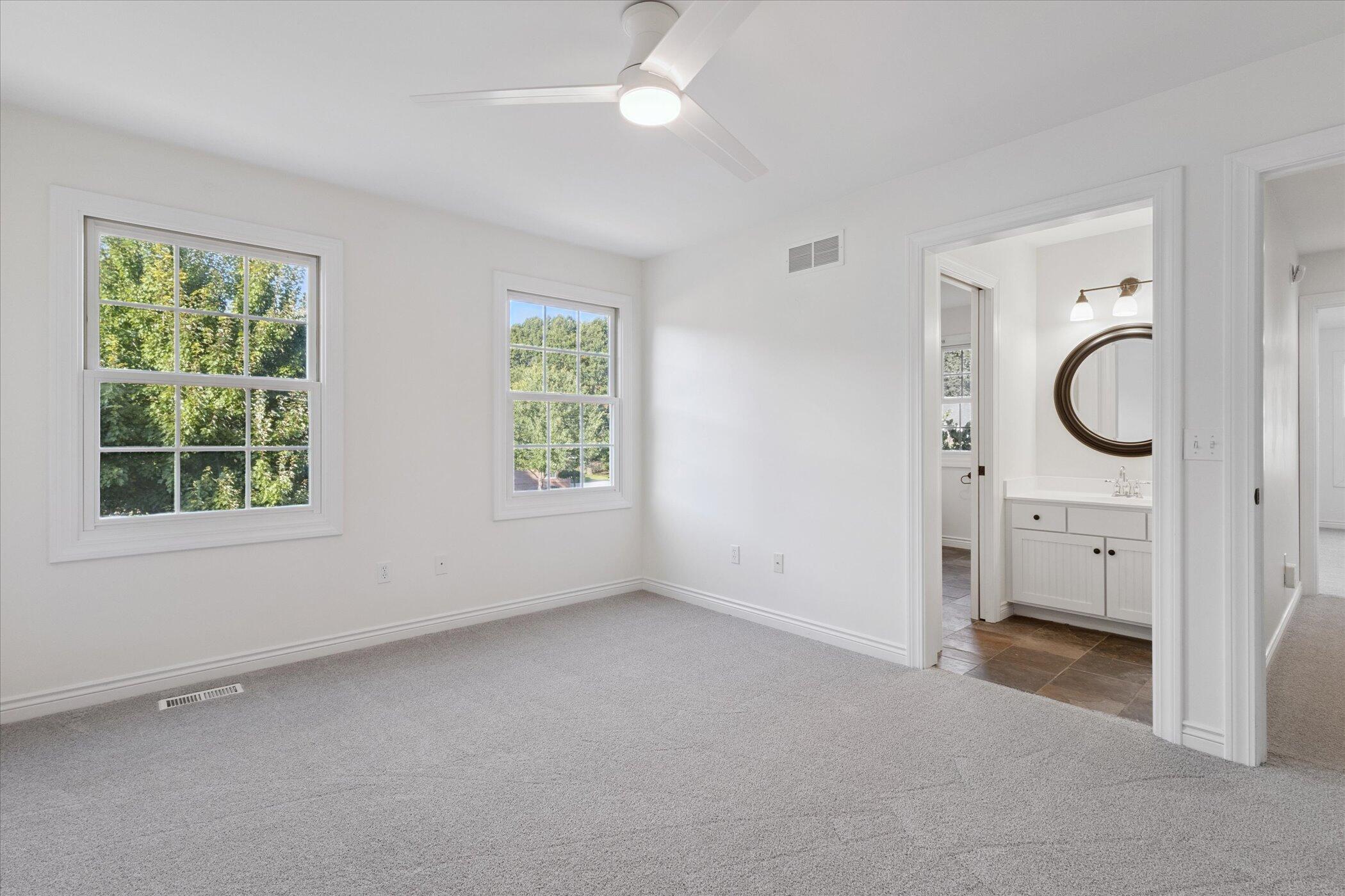 5189 Queen Victoria Lane