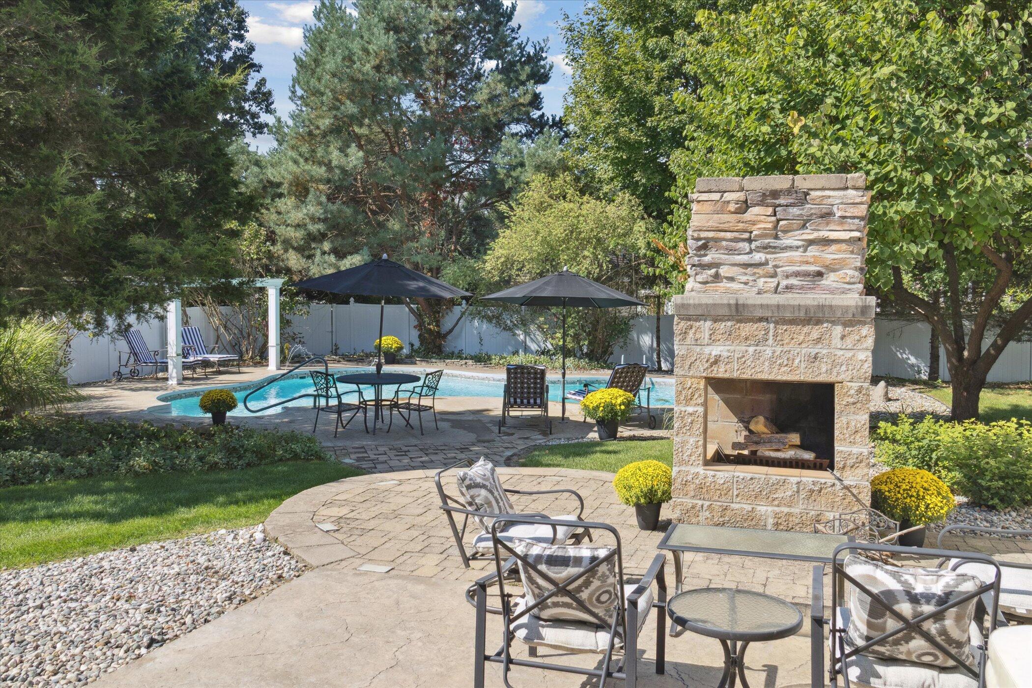 5189 Queen Victoria Lane