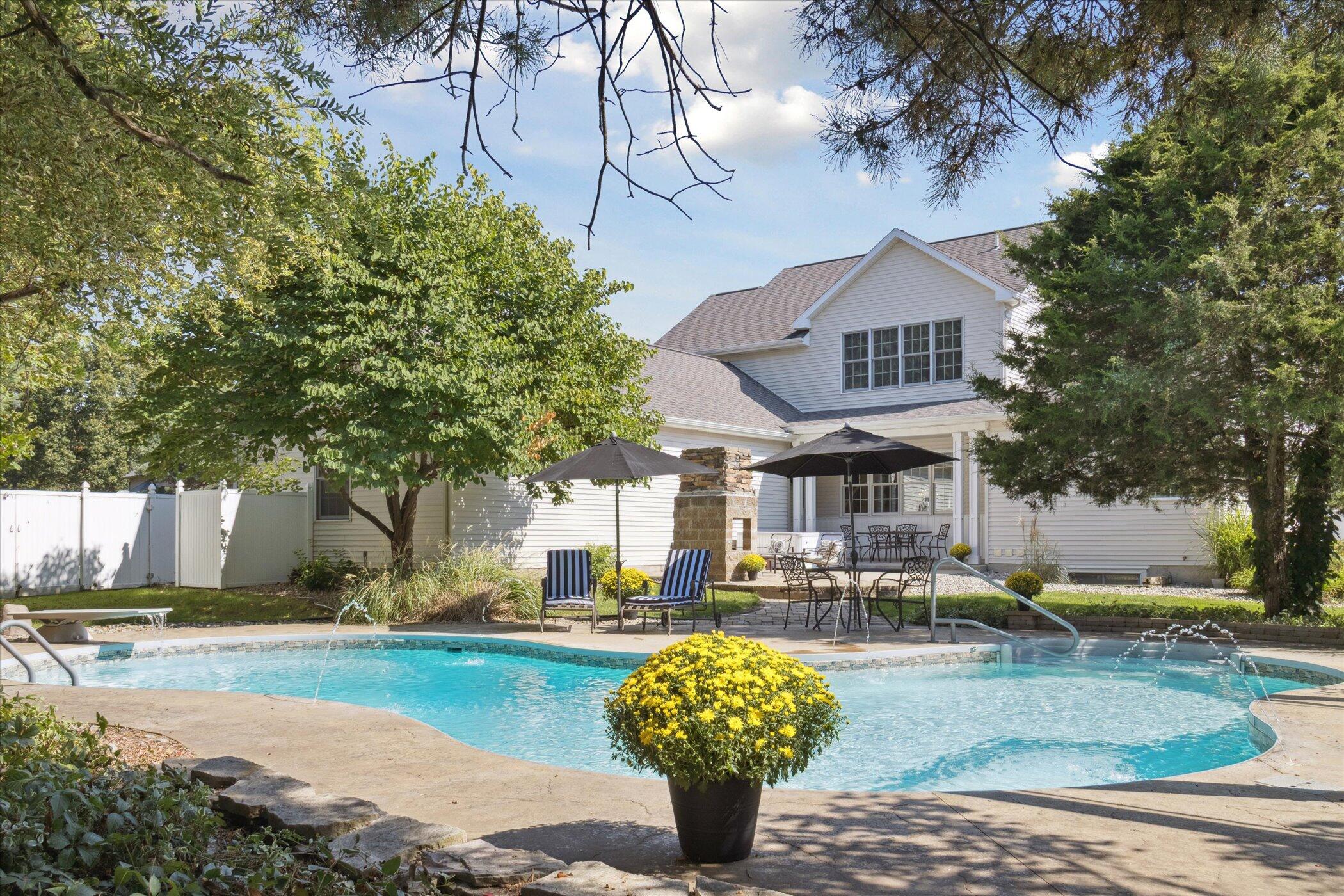 5189 Queen Victoria Lane