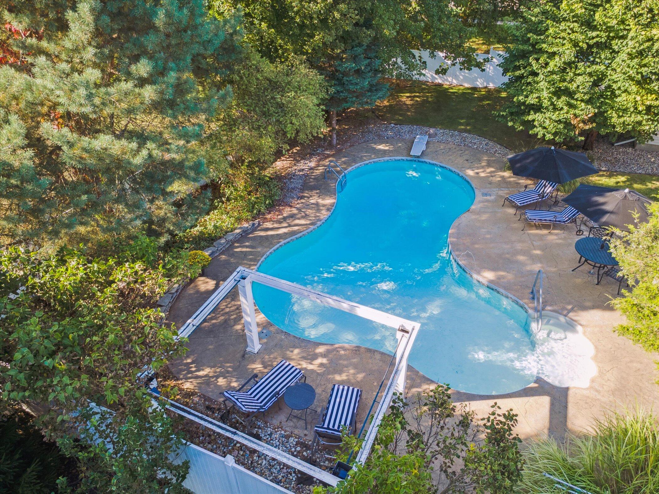 5189 Queen Victoria Lane